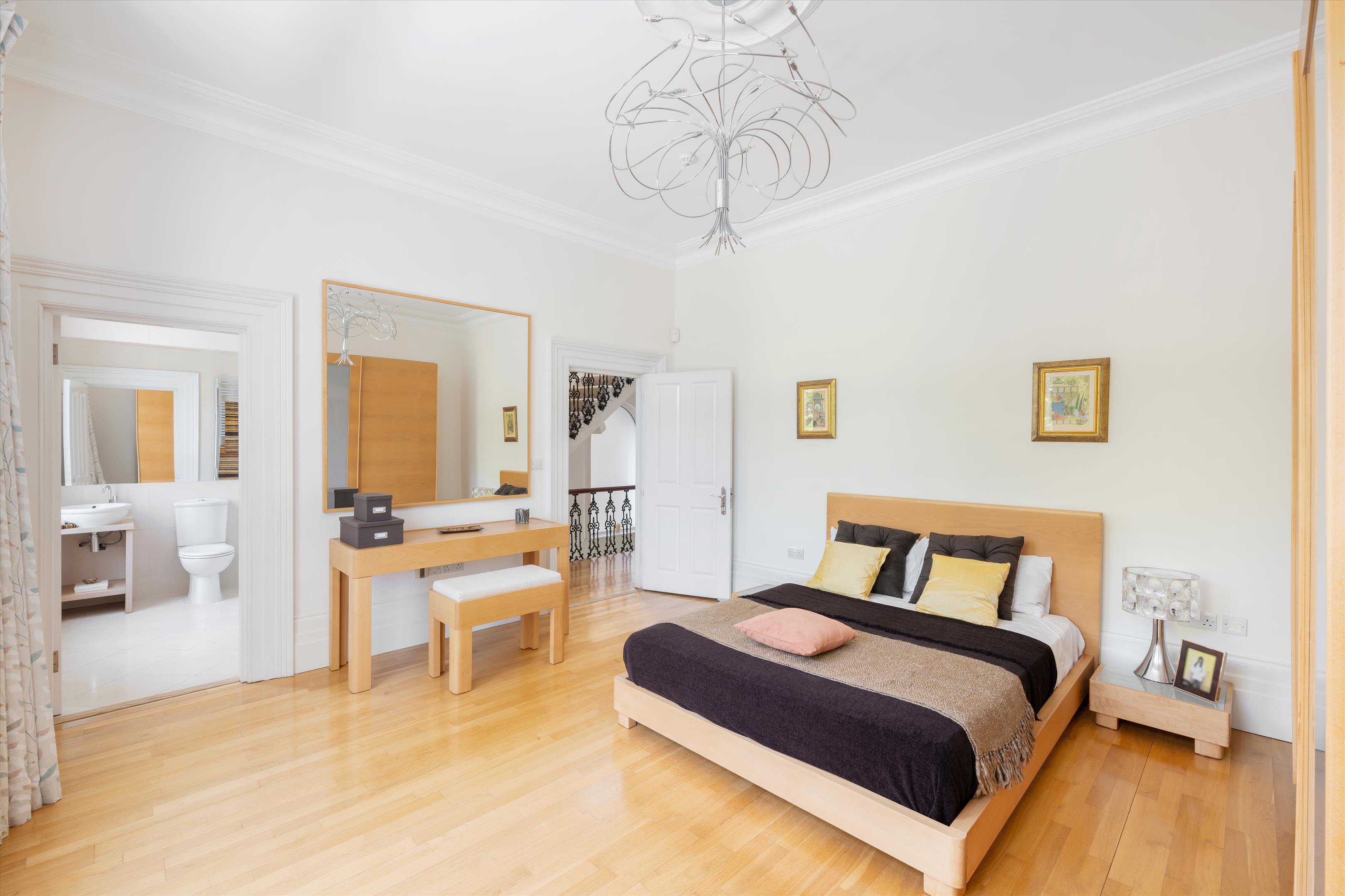 Belsize Avenue, London NW3