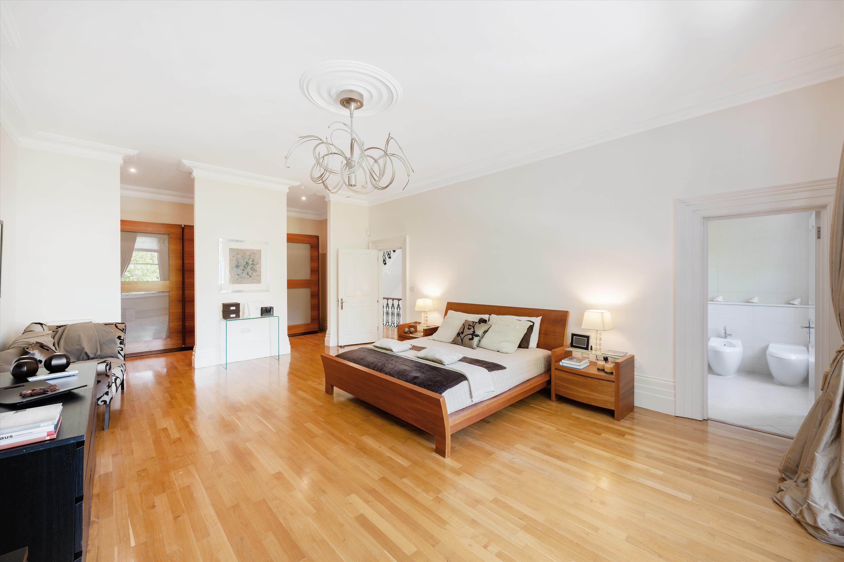 Belsize Avenue, London NW3