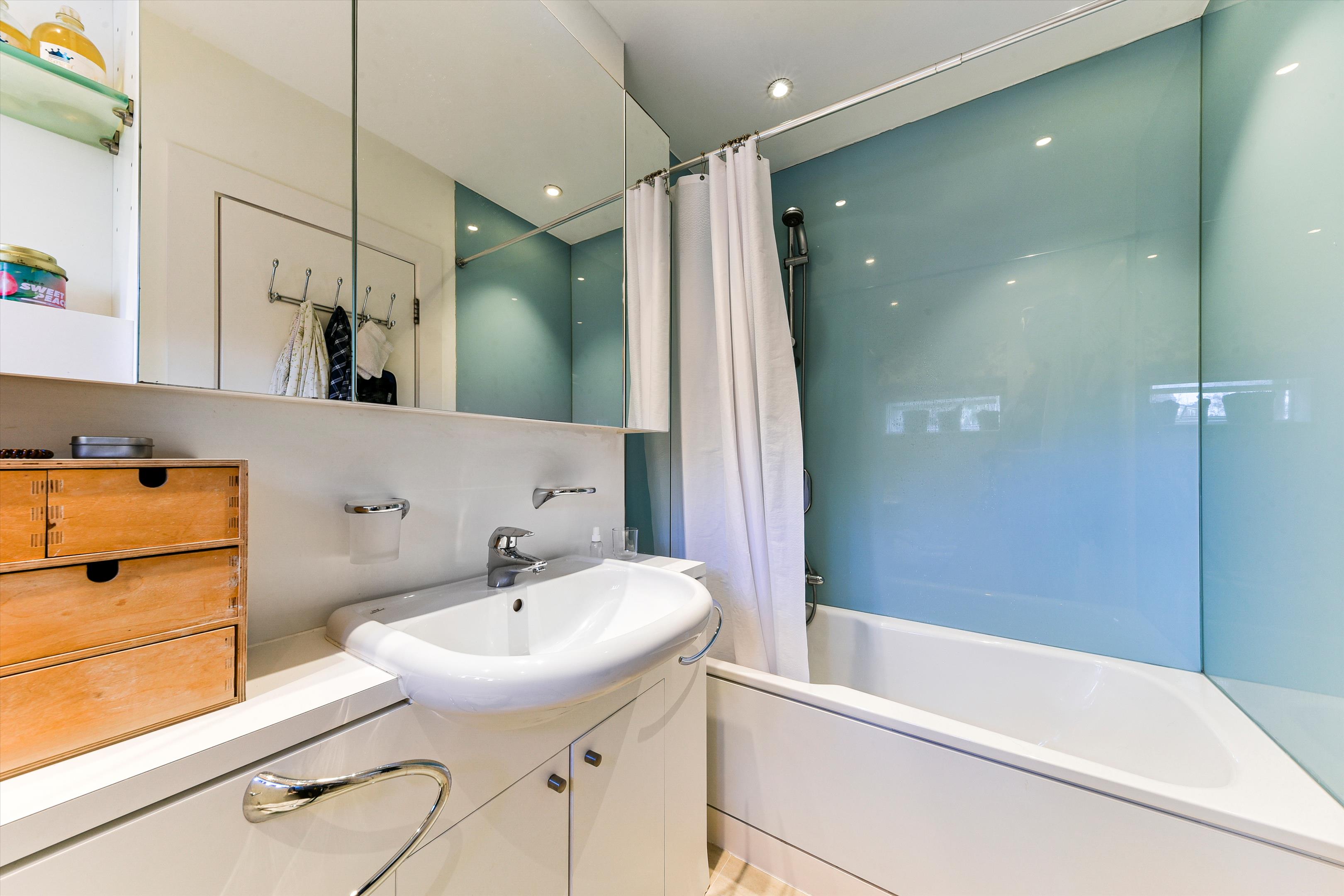 Meadowbank, London NW3