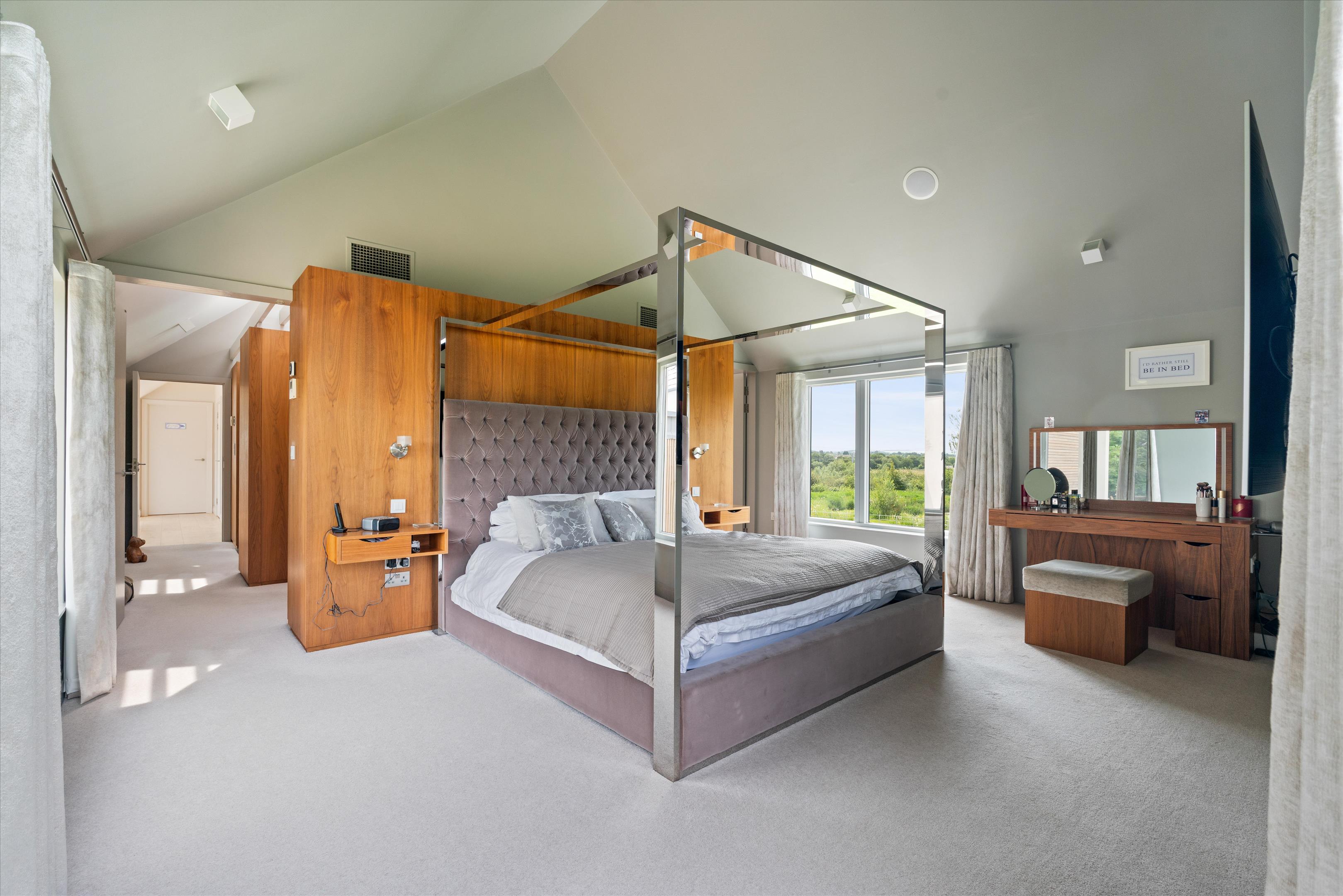 Stone-Edge Batch, Tickenham, Clevedon, Somerset BS21