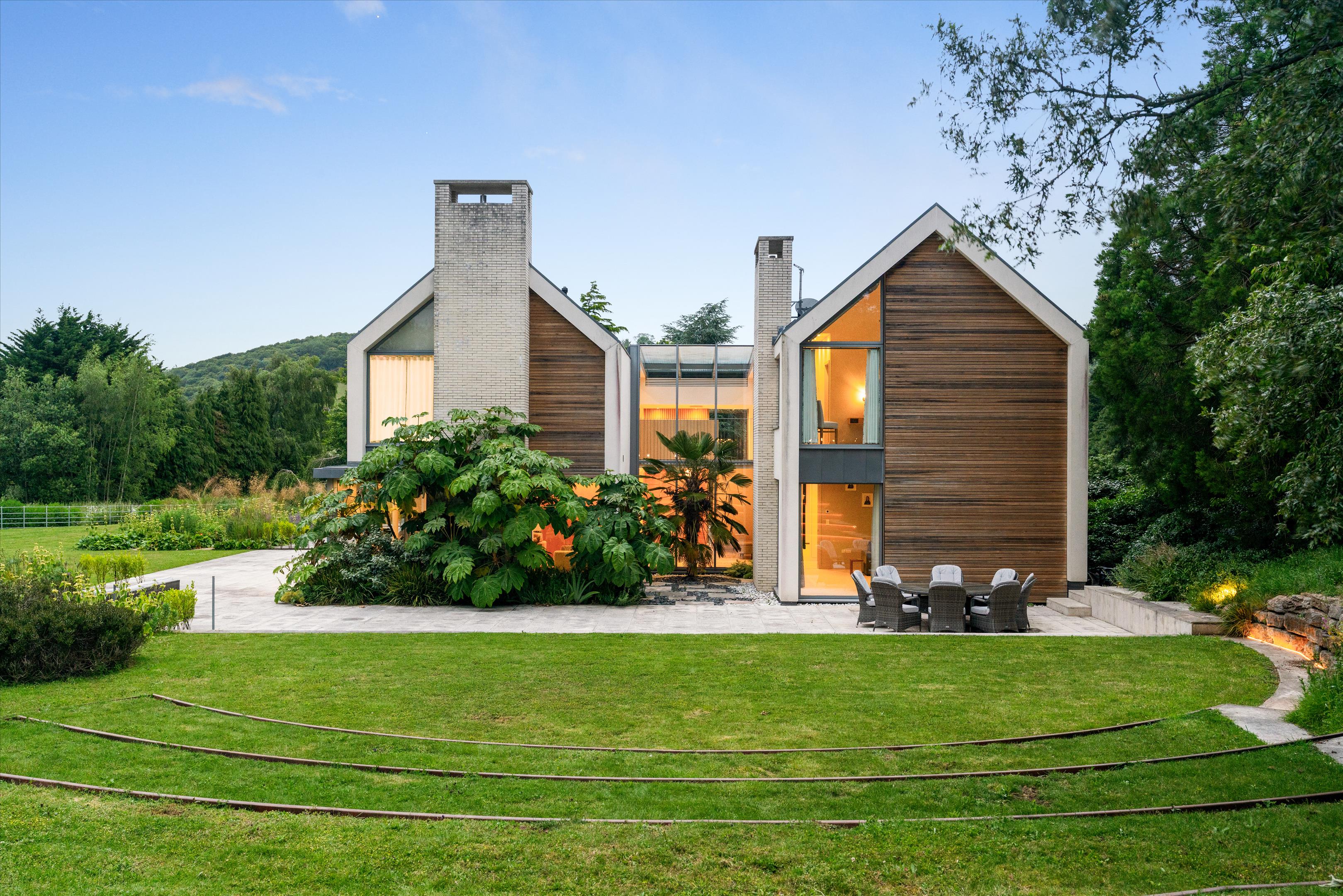 Stone-Edge Batch, Tickenham, Clevedon, Somerset BS21