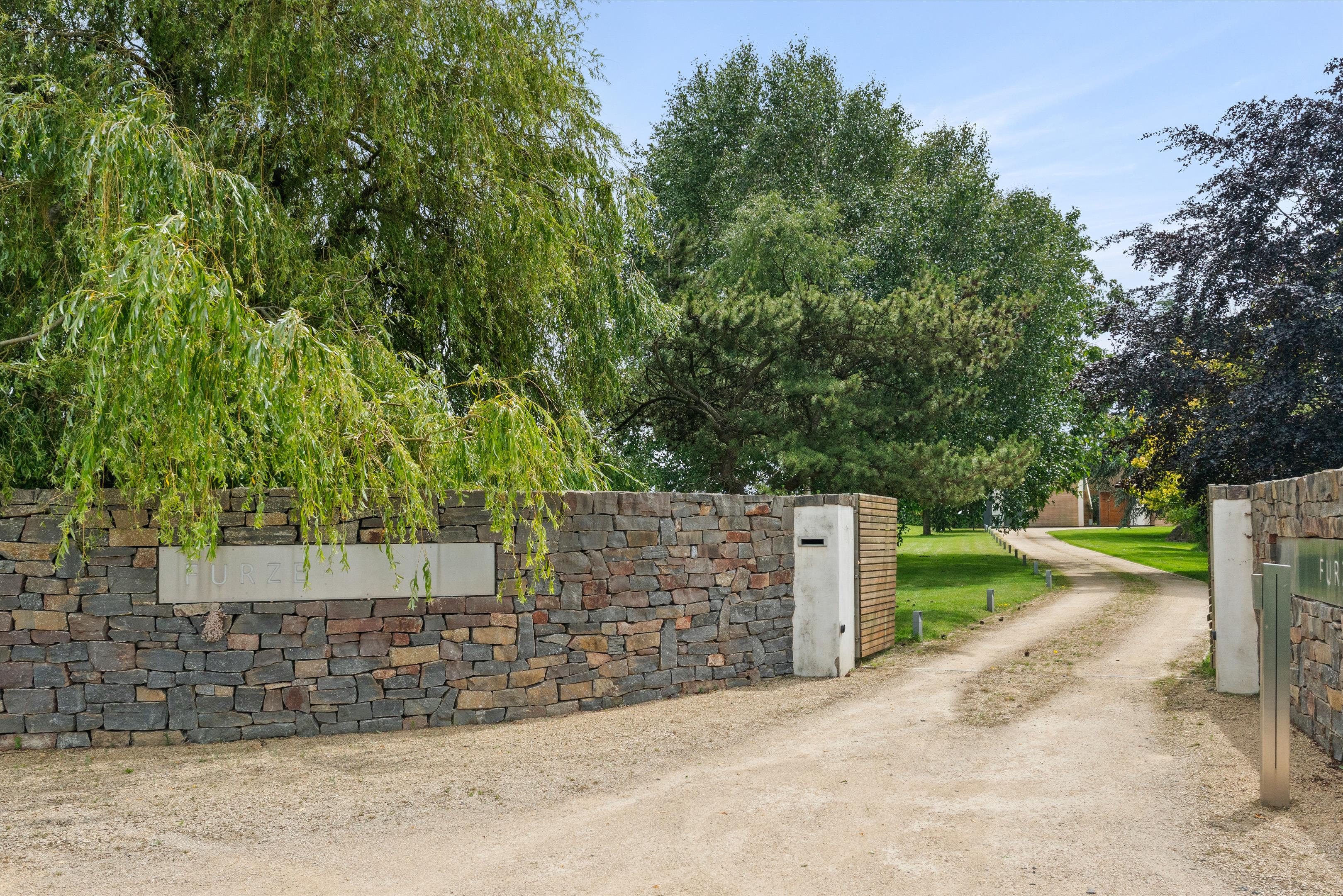 Stone-Edge Batch, Tickenham, Clevedon, Somerset BS21