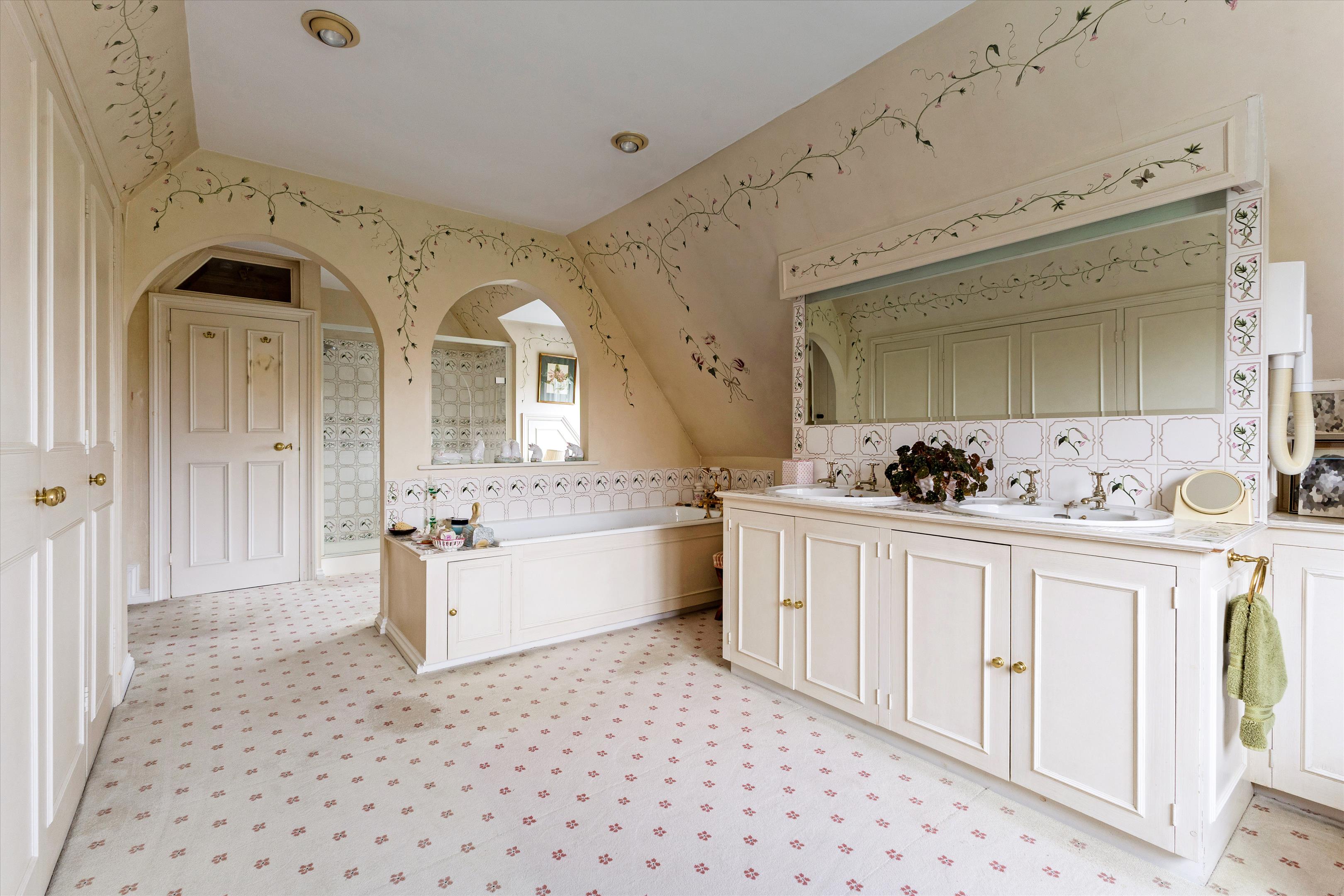 Old Odiham Road, Alton, Hampshire, GU34