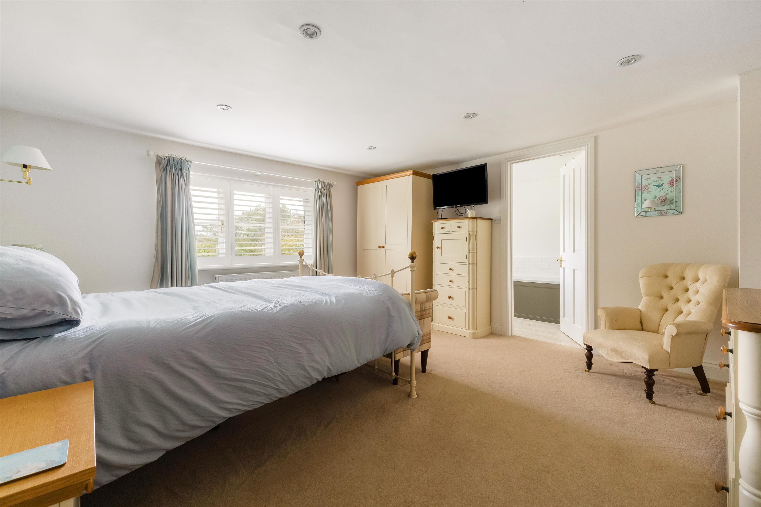 Avenue Road, Shalden, Alton, Hampshire, GU34
