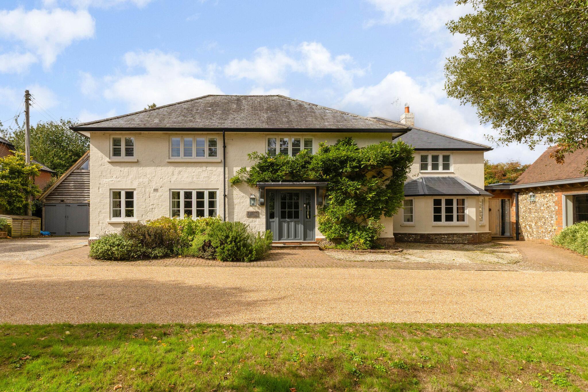 Avenue Road, Shalden, Alton, Hampshire, GU34