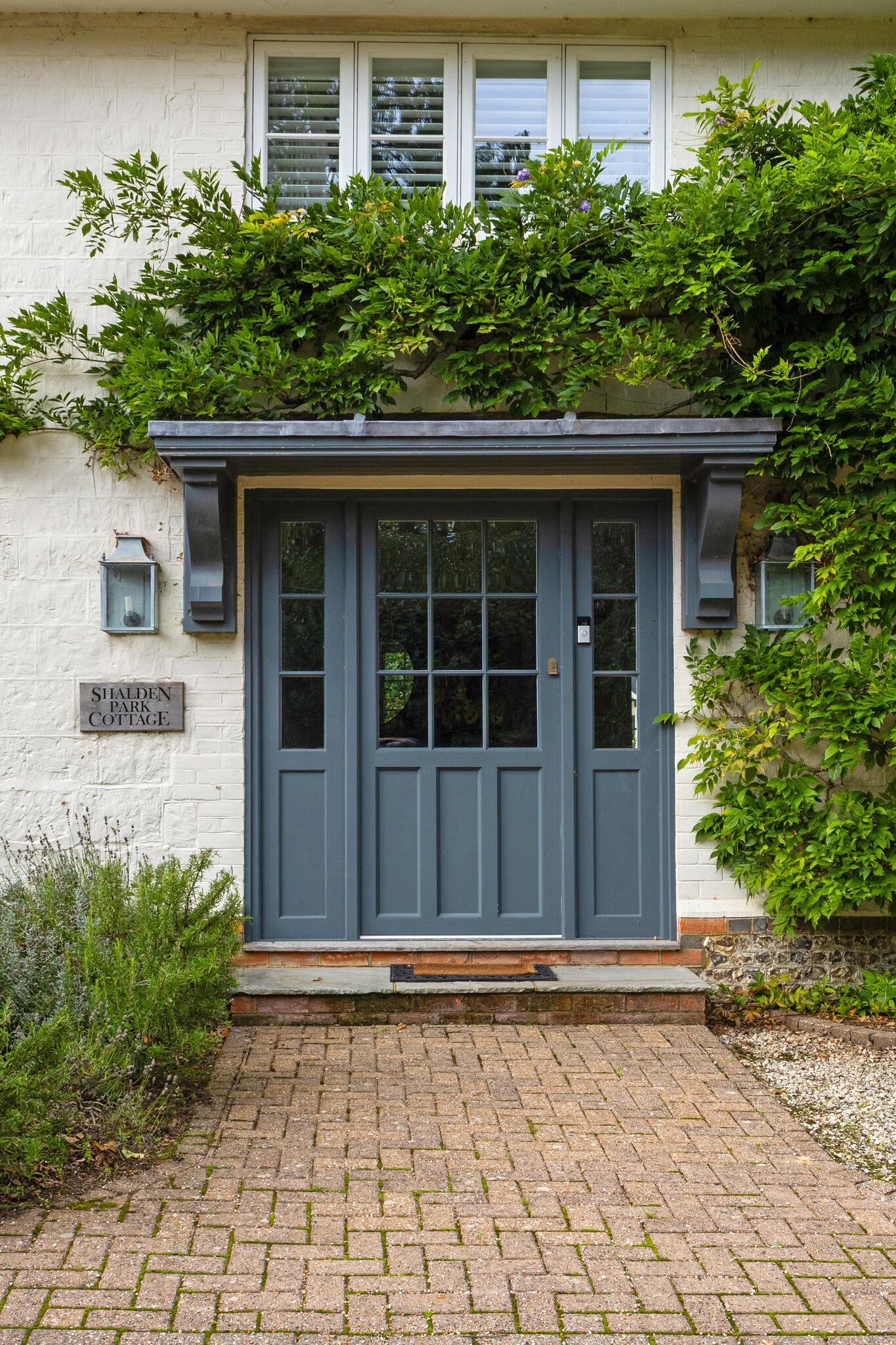Avenue Road, Shalden, Alton, Hampshire, GU34