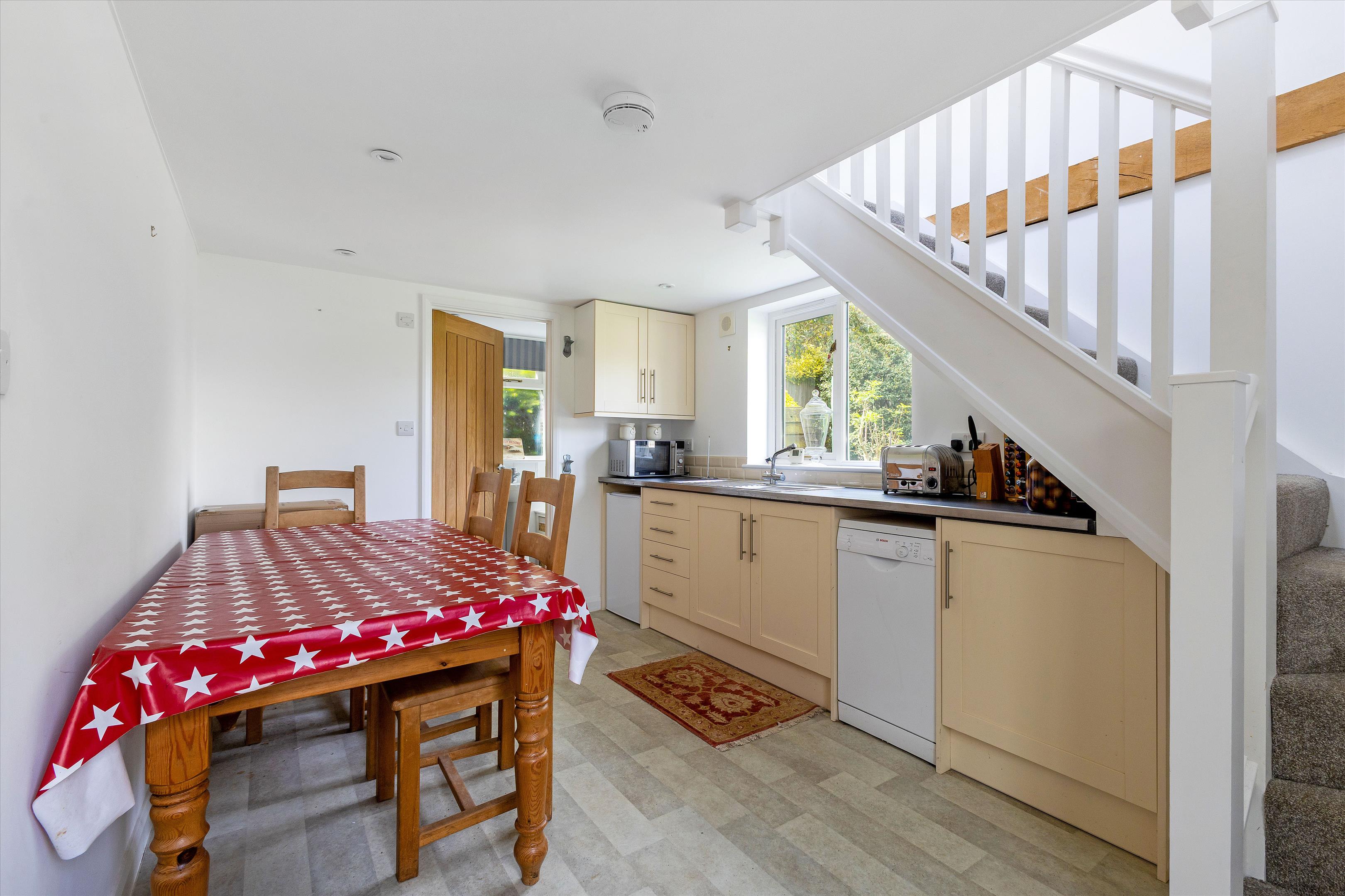 Avenue Road, Shalden, Alton, Hampshire, GU34