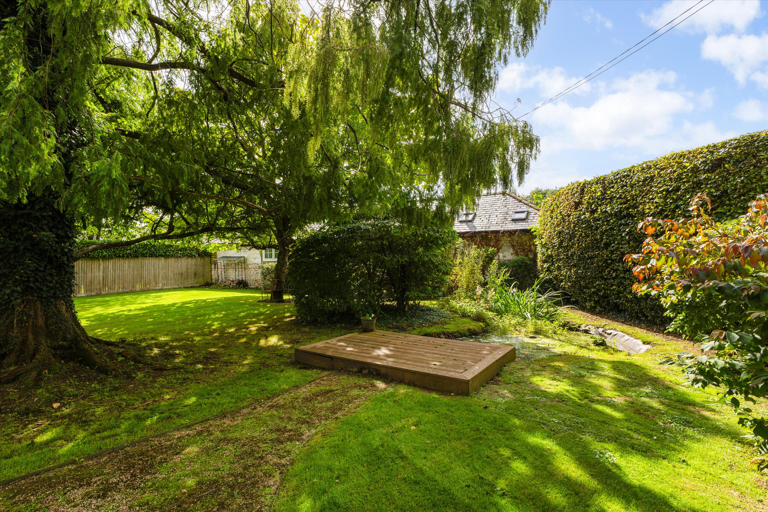 Avenue Road, Shalden, Alton, Hampshire, GU34
