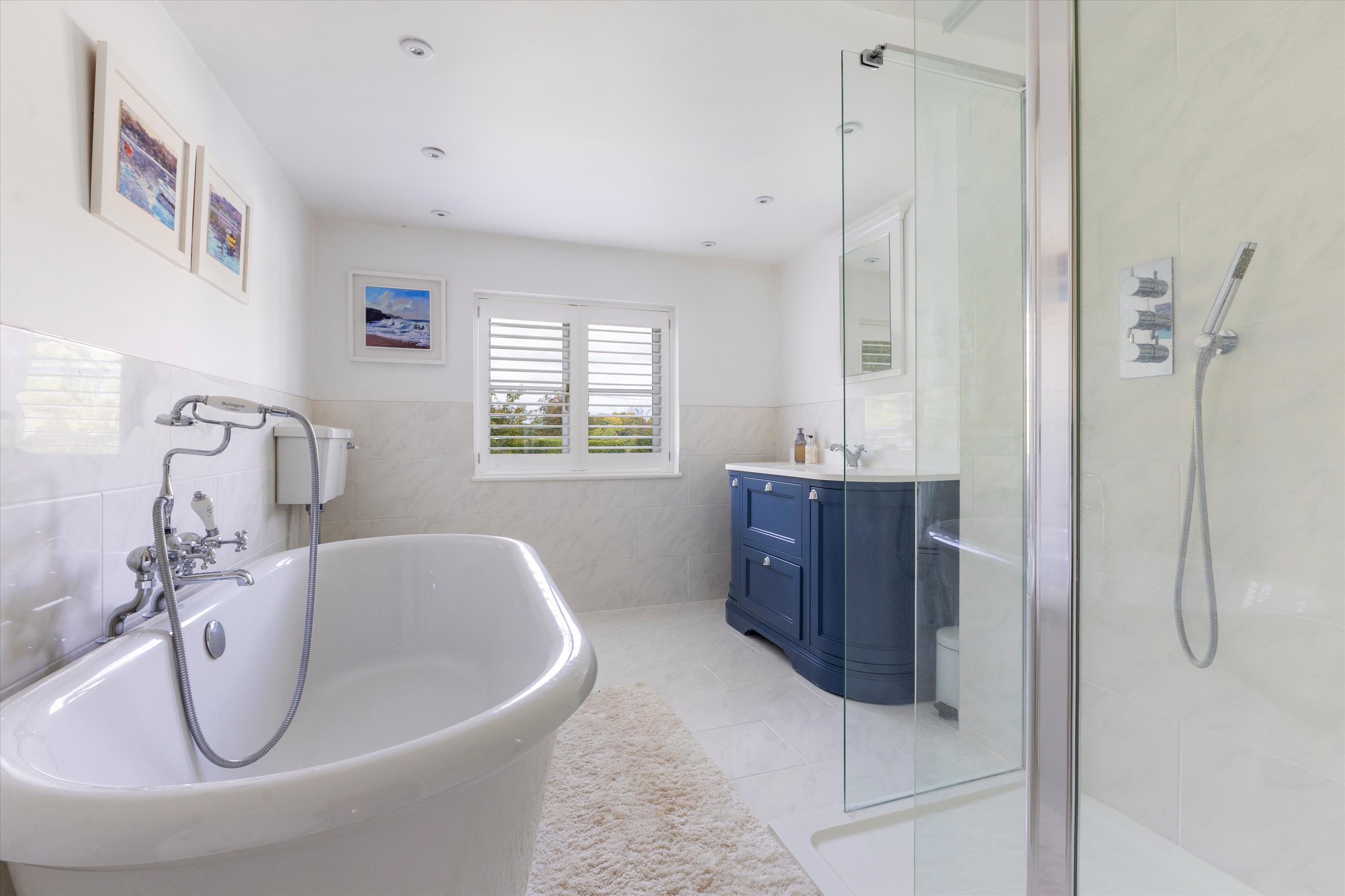 Avenue Road, Shalden, Alton, Hampshire, GU34