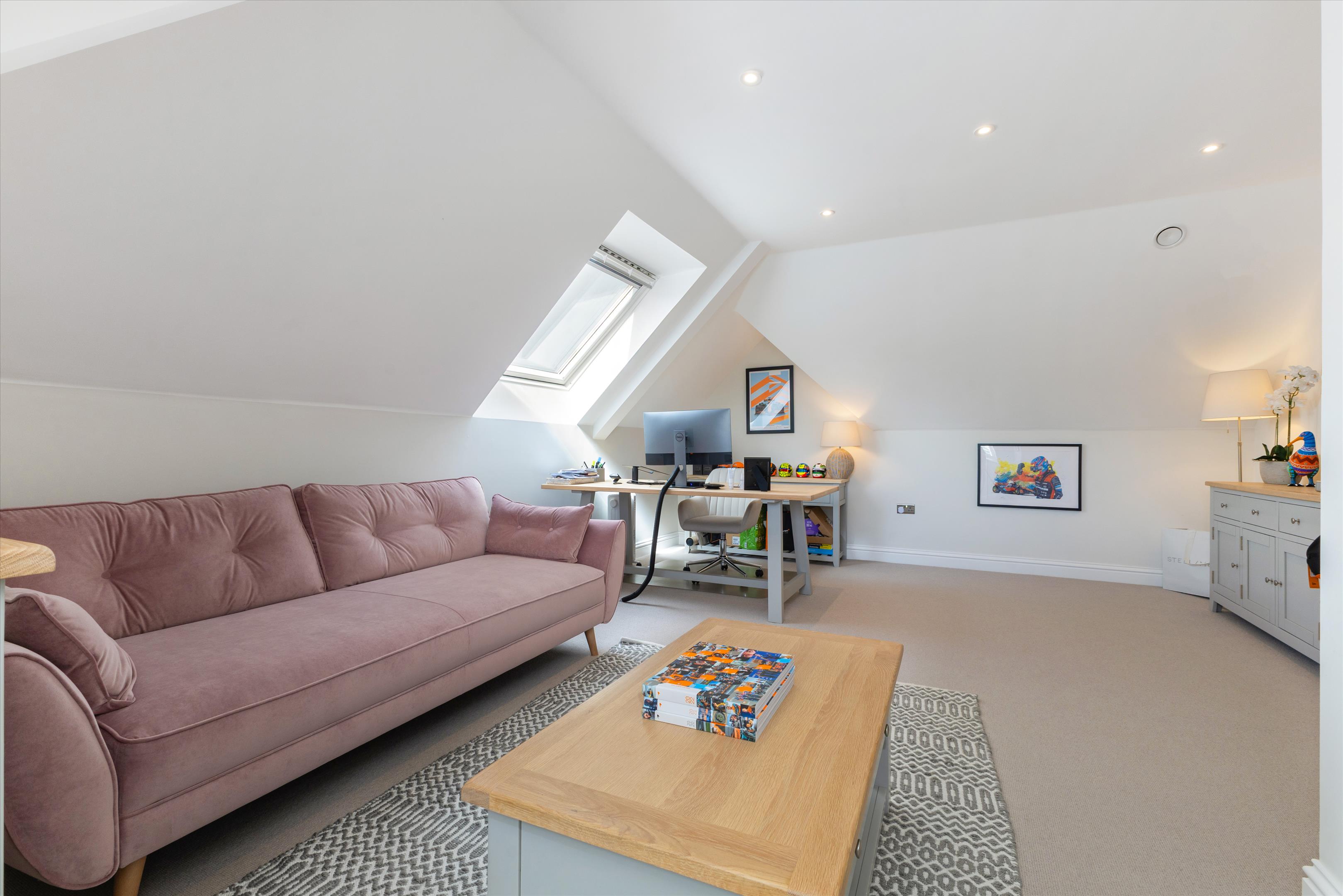 Holme Hill, Upton Grey, Basingstoke, Hampshire, RG25