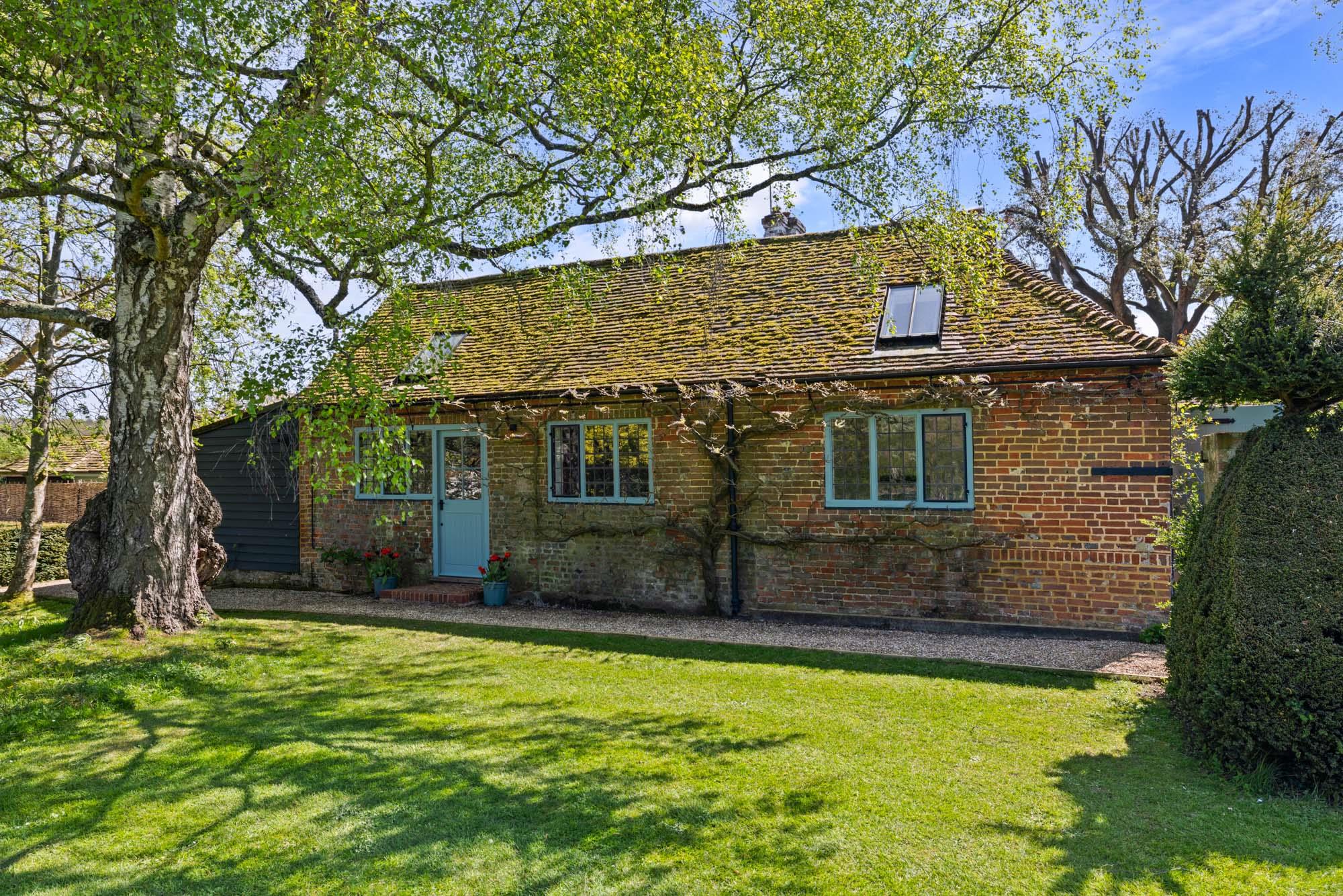 Dippenhall Street, Crondall, Farnham, Hampshire GU10