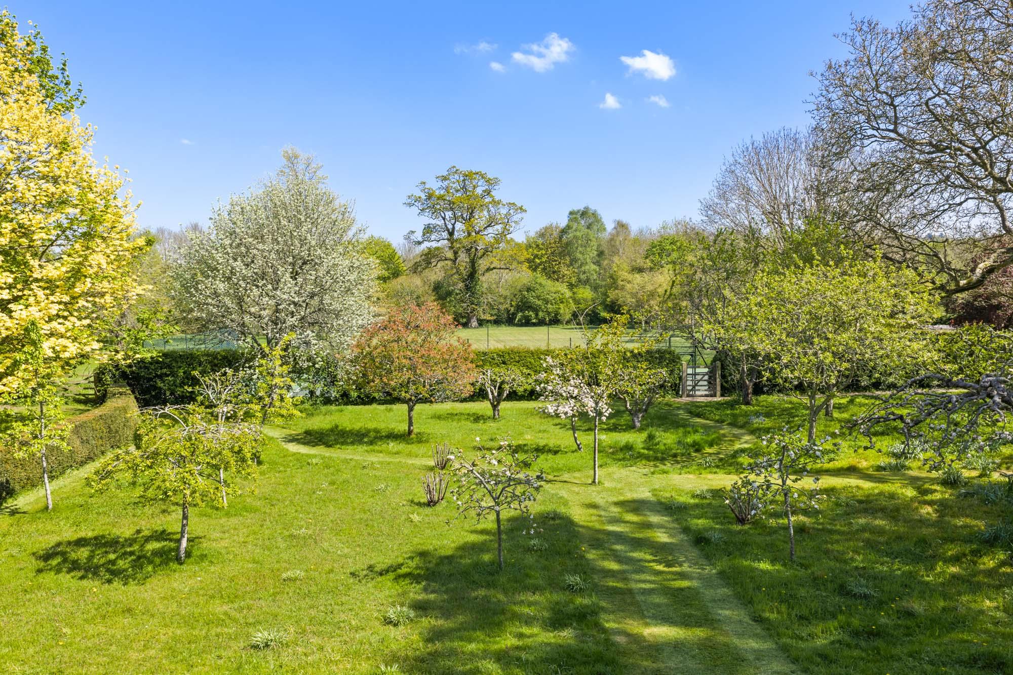 Dippenhall Street, Crondall, Farnham, Hampshire GU10