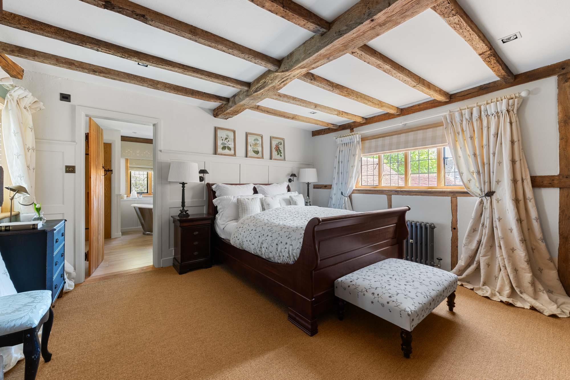 Dippenhall Street, Crondall, Farnham, Hampshire GU10