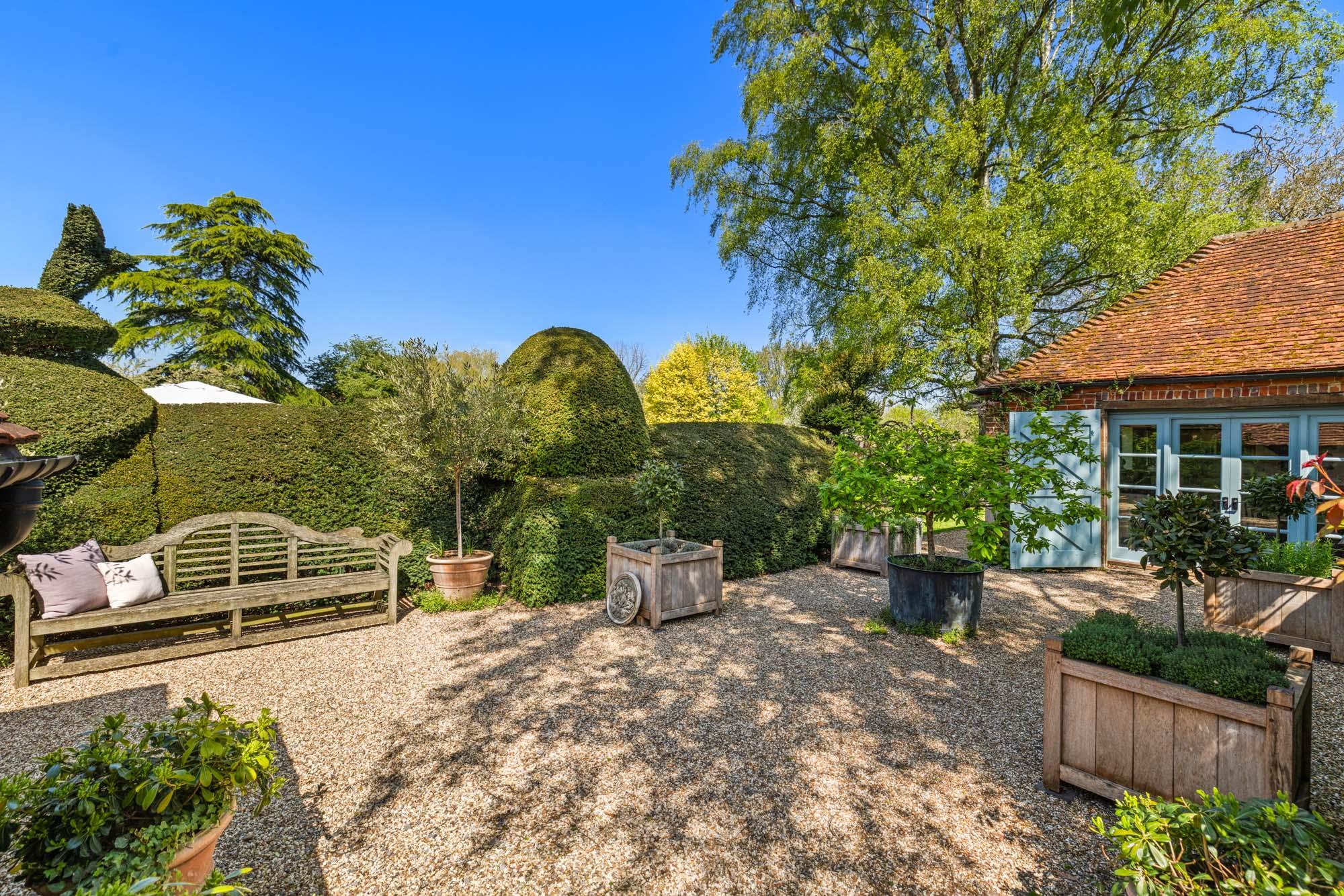 Dippenhall Street, Crondall, Farnham, Hampshire GU10