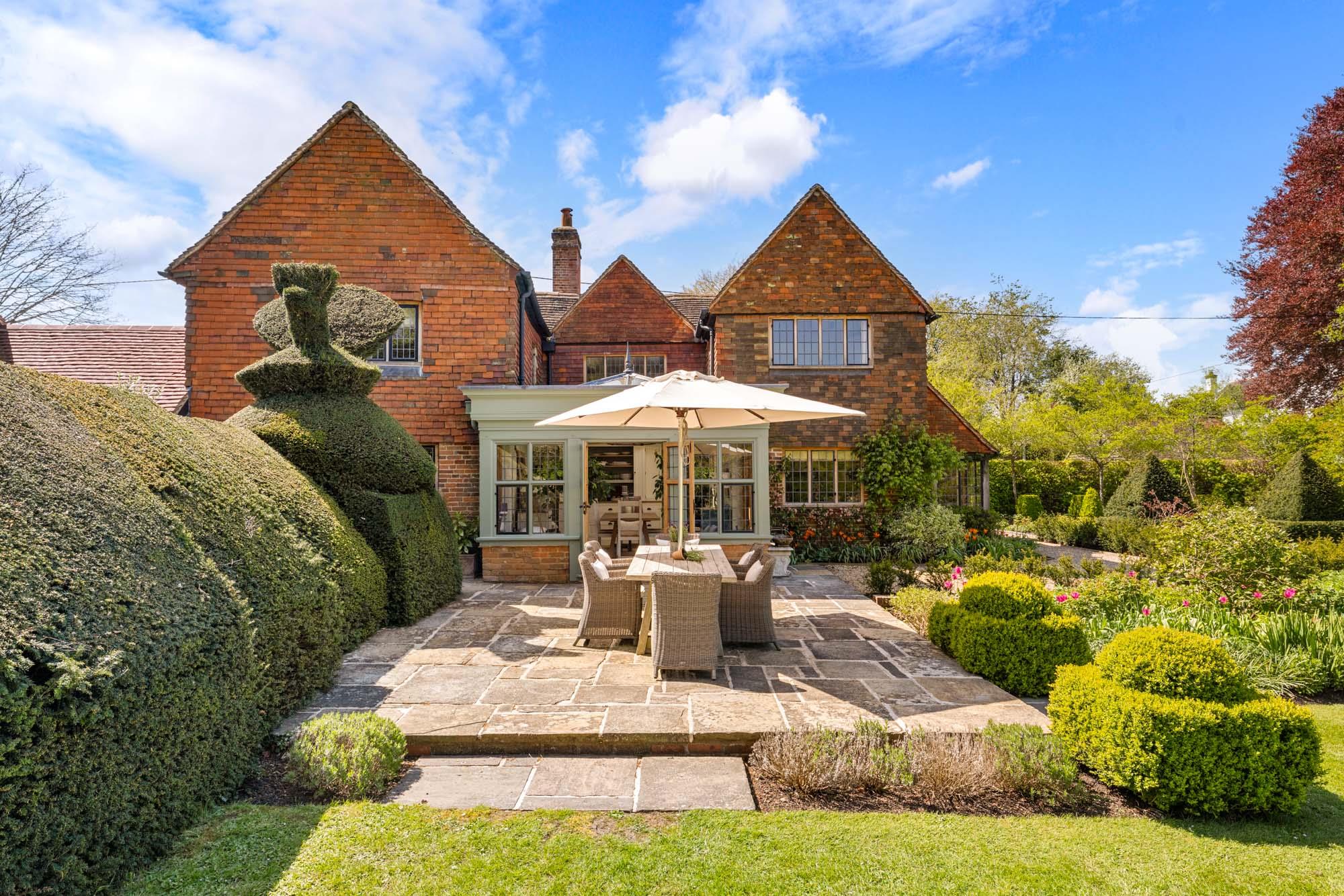 Dippenhall Street, Crondall, Farnham, Hampshire GU10