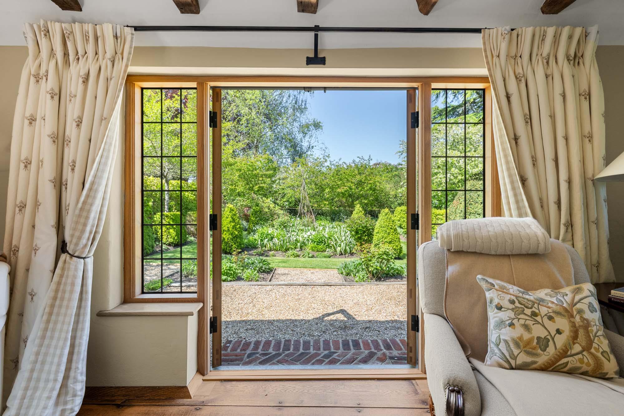 Dippenhall Street, Crondall, Farnham, Hampshire GU10