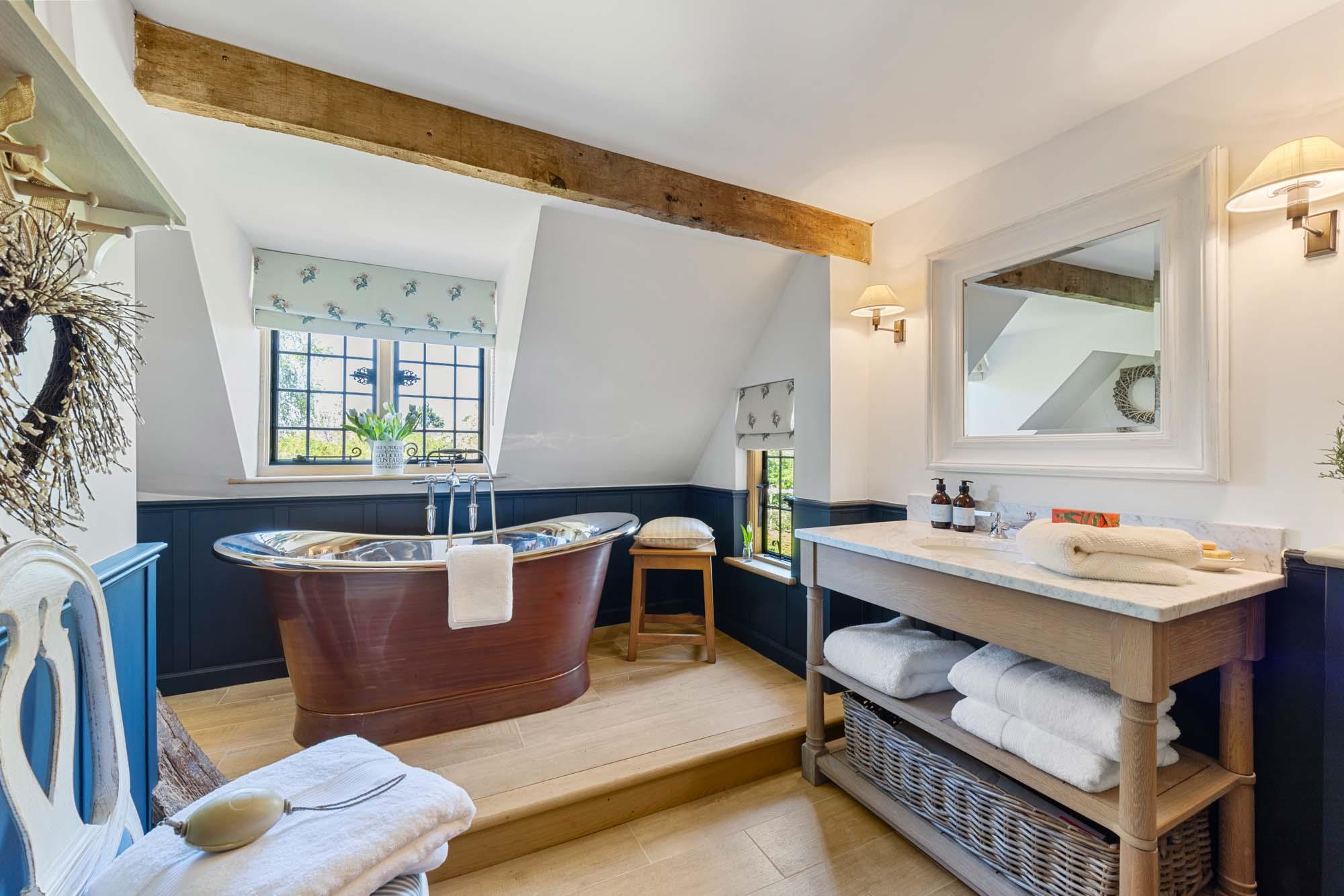 Dippenhall Street, Crondall, Farnham, Hampshire GU10