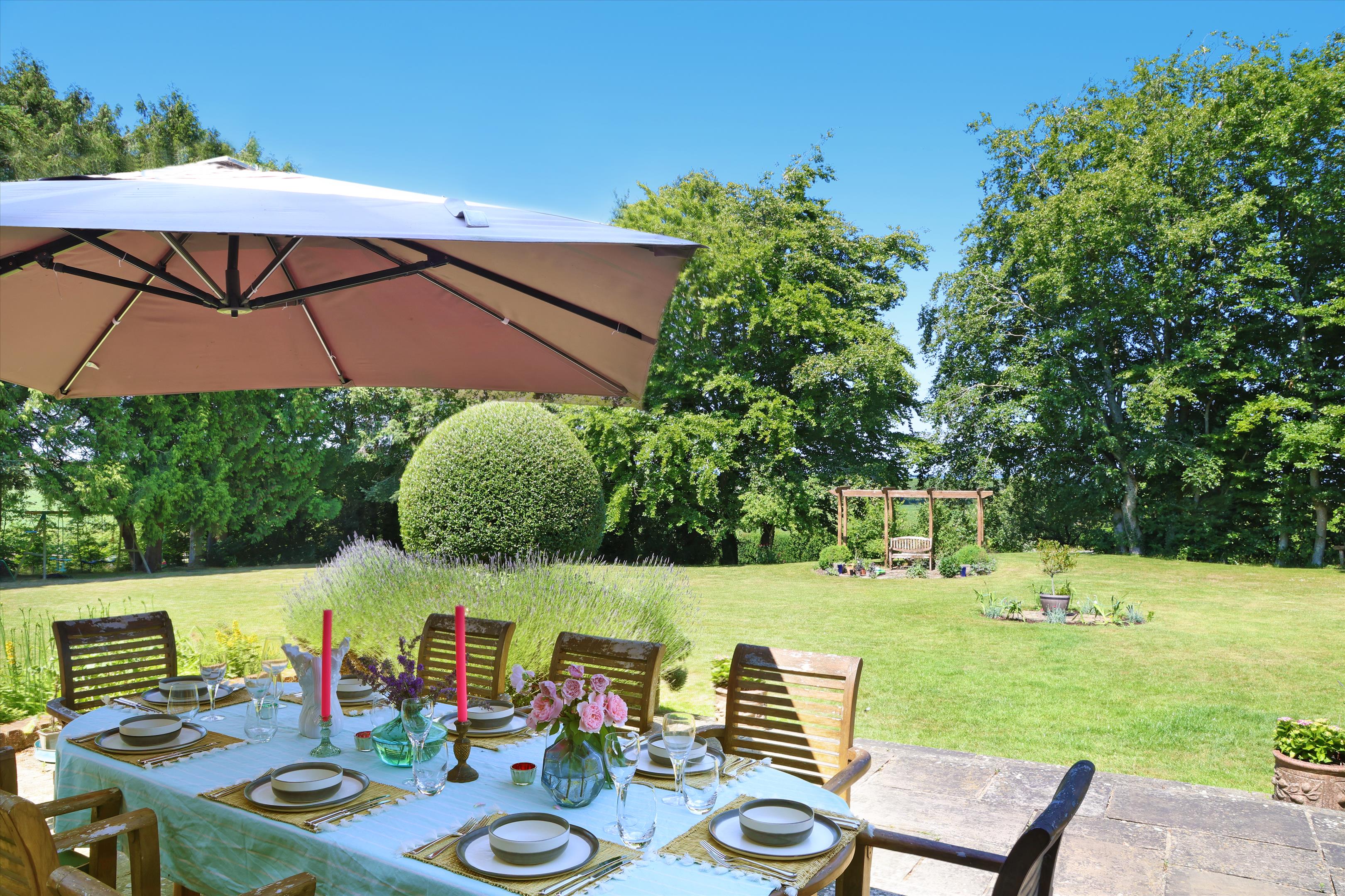 Montgomery's Farm House Crondall, Hampshire GU10 5HH.