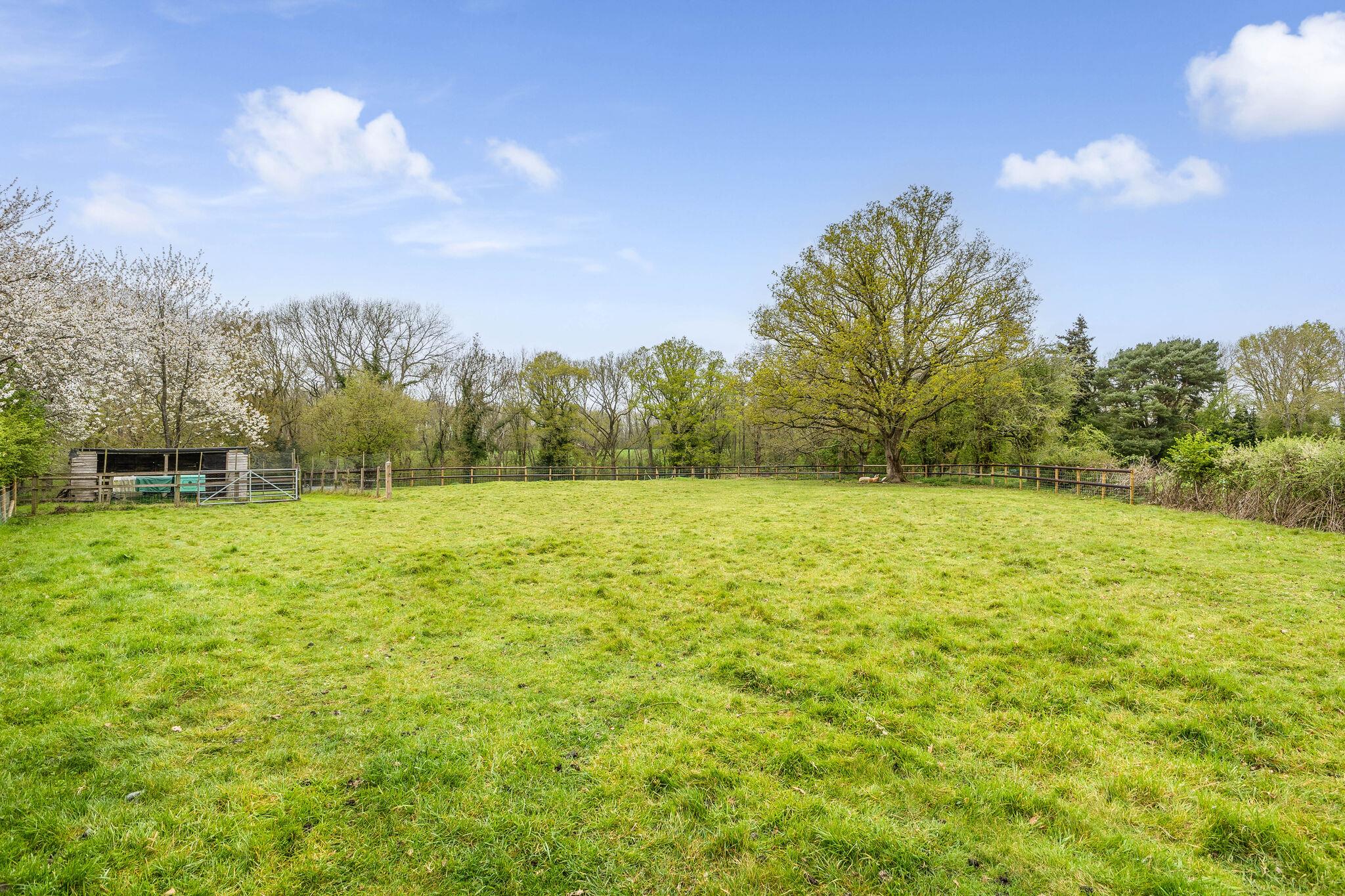Reading Road, Mattingley, Hook, Hampshire RG27