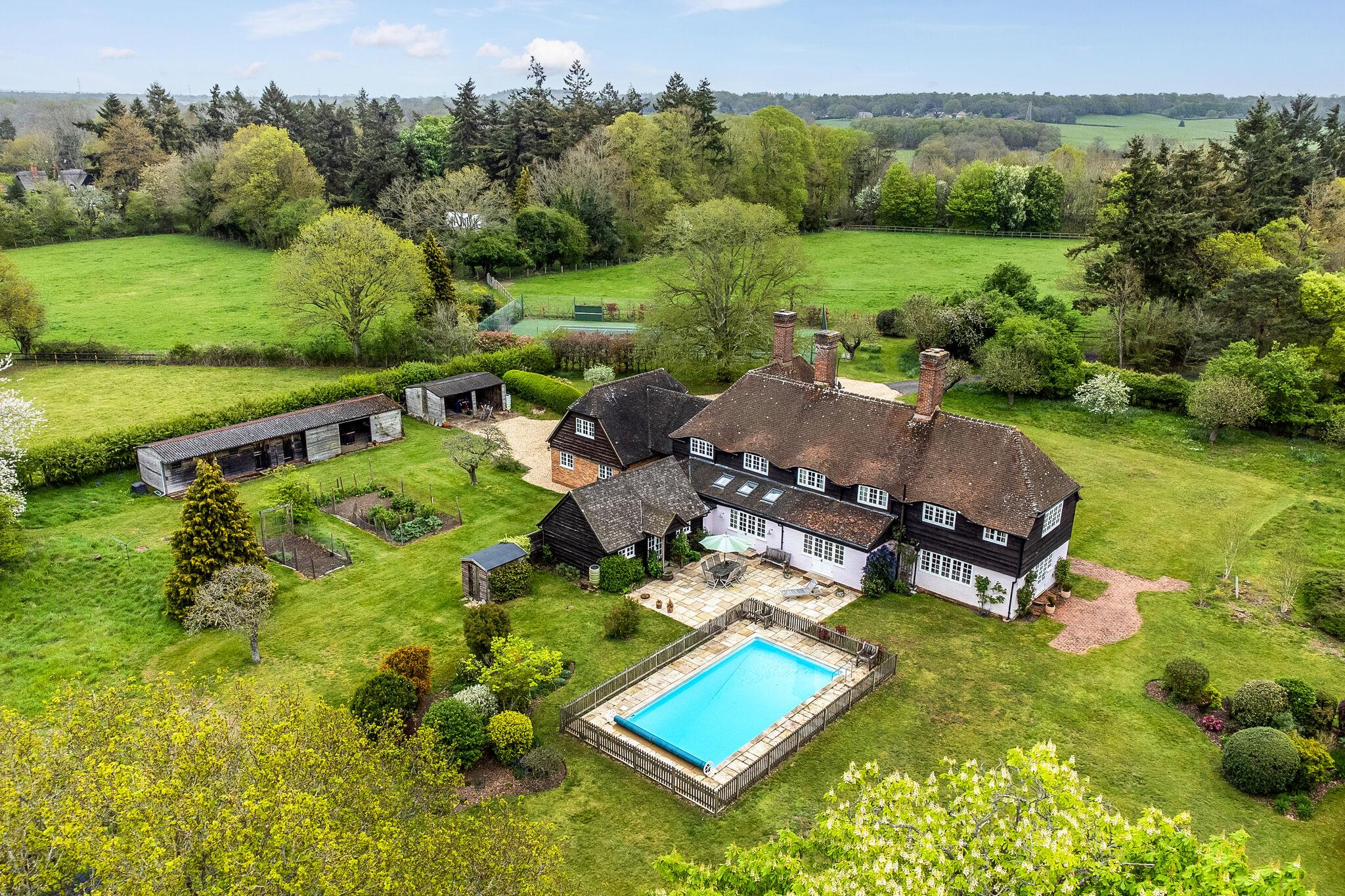 Reading Road, Mattingley, Hook, Hampshire RG27