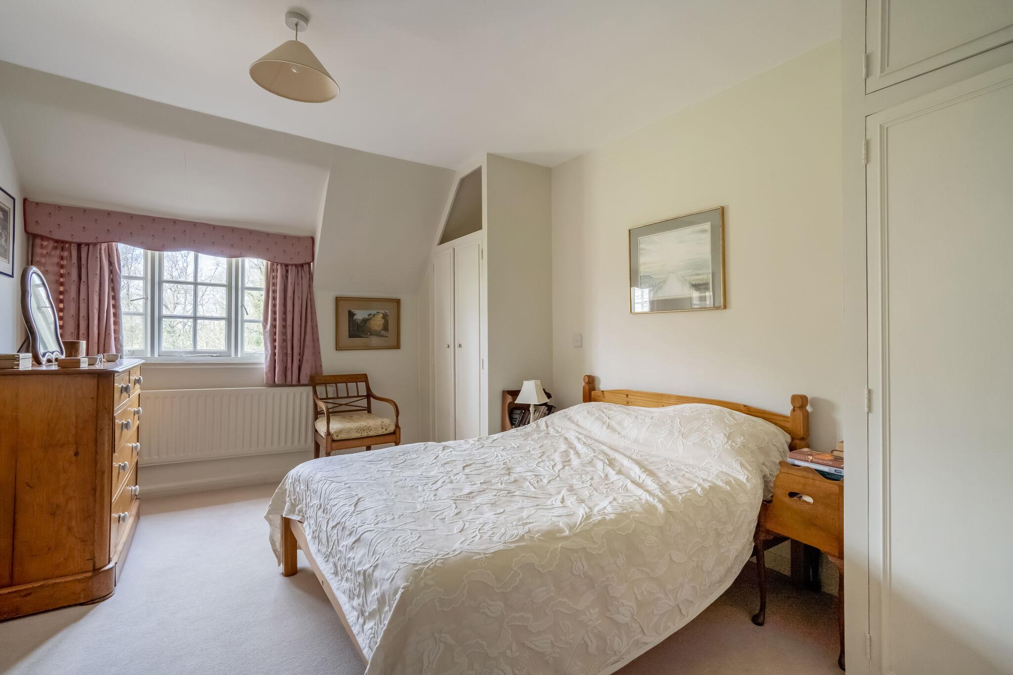 Reading Road, Mattingley, Hook, Hampshire RG27
