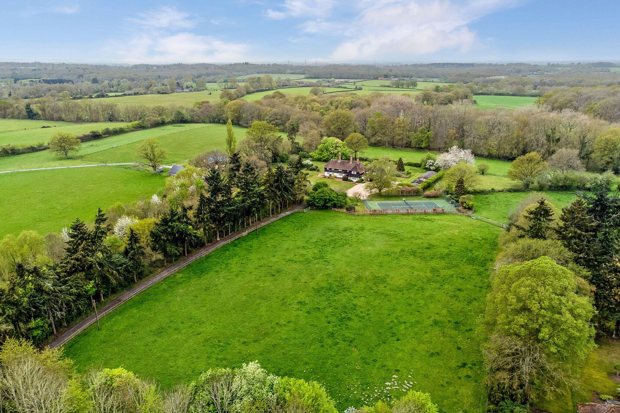 Reading Road, Mattingley, Hook, Hampshire RG27