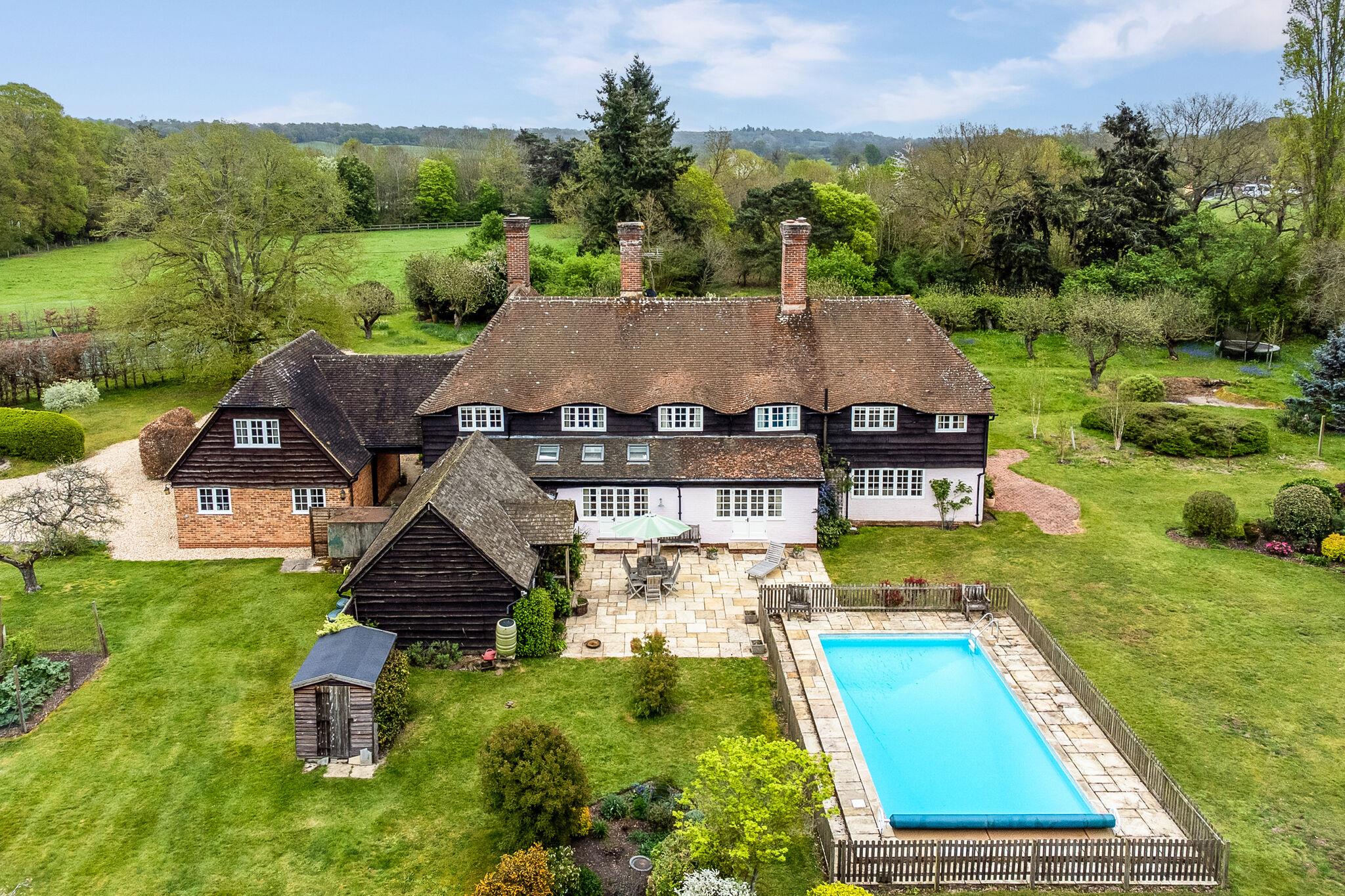 Reading Road, Mattingley, Hook, Hampshire RG27