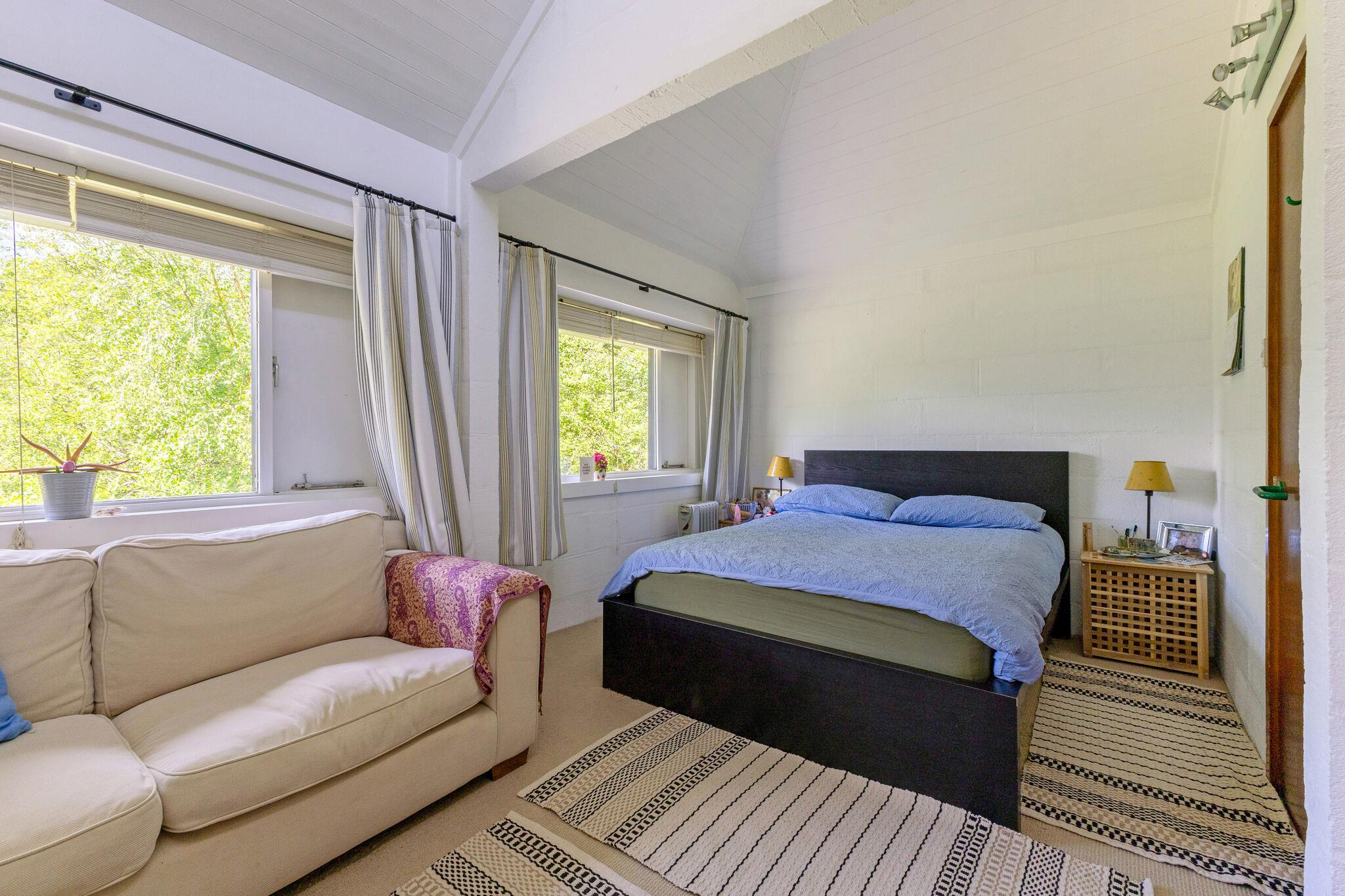 Heath Lane, Crondall, Farnham, Hampshire GU10
