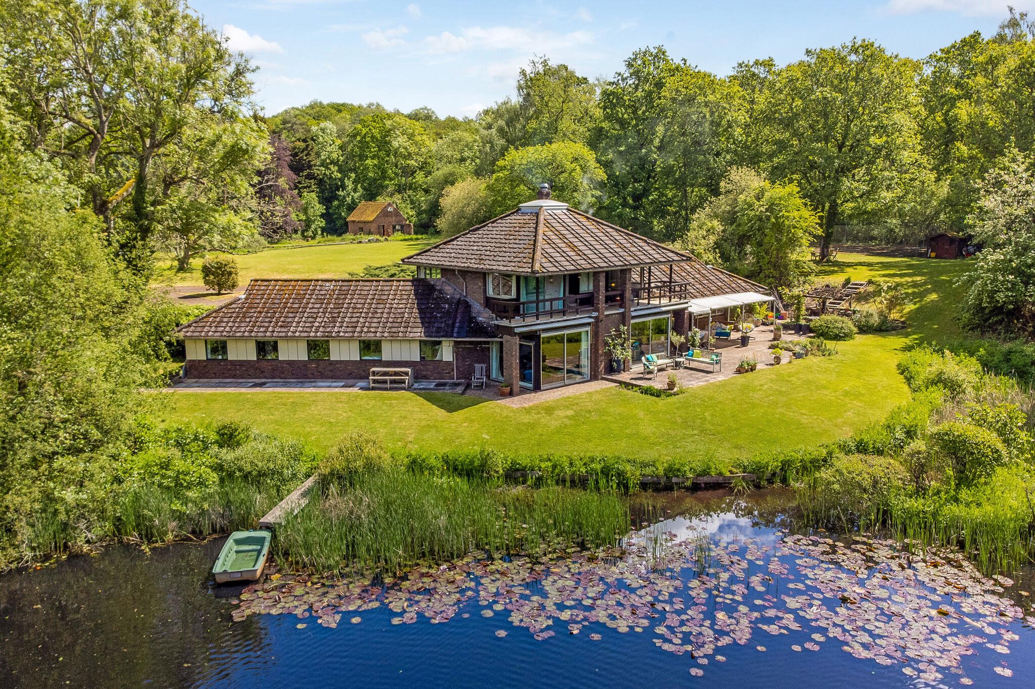Heath Lane, Crondall, Farnham, Hampshire GU10