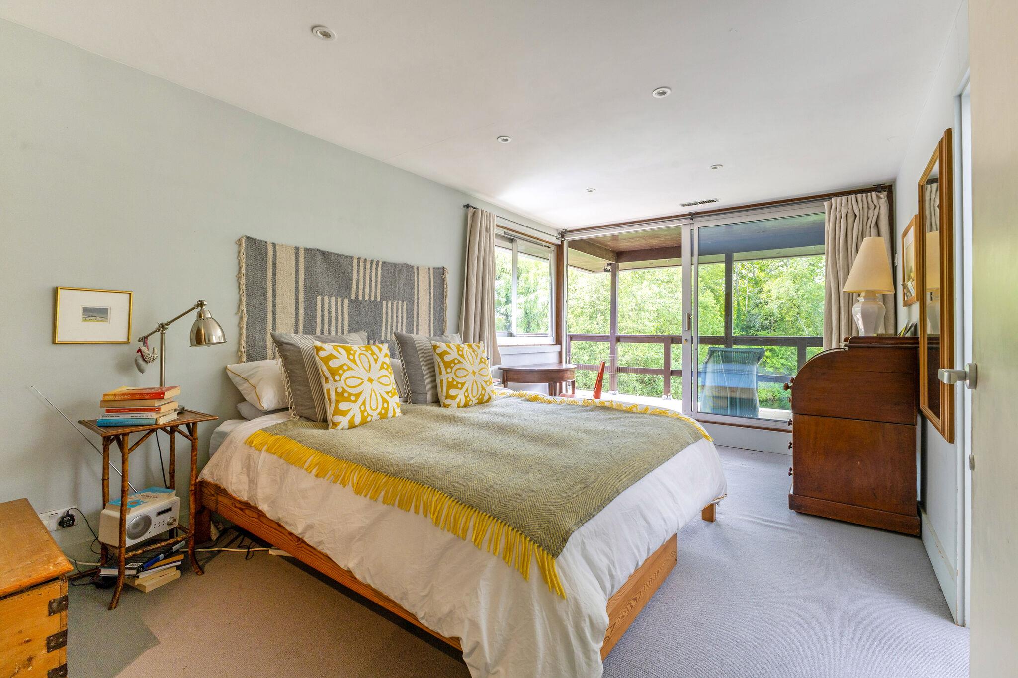 Heath Lane, Crondall, Farnham, Hampshire GU10