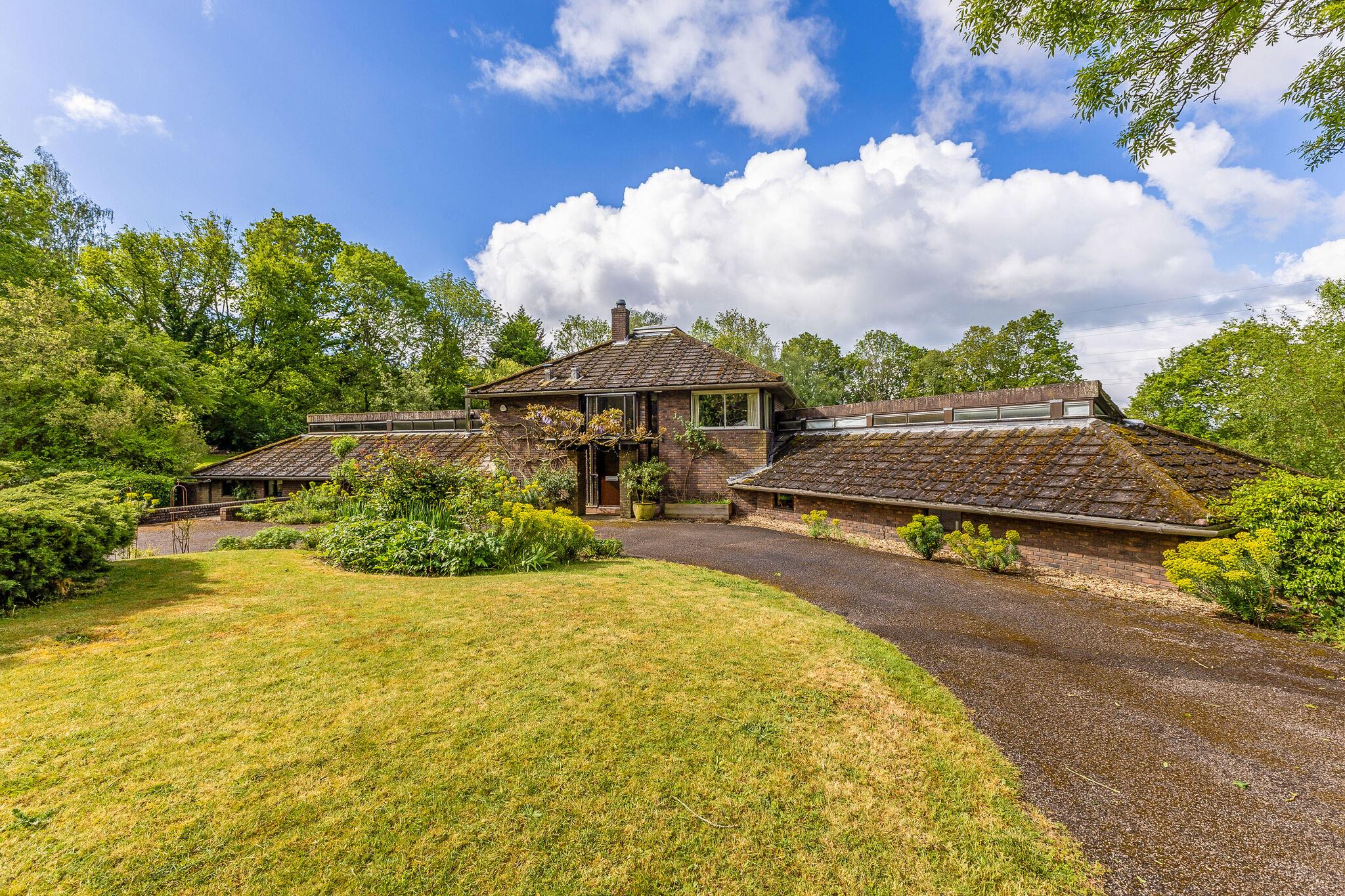 Heath Lane, Crondall, Farnham, Hampshire GU10