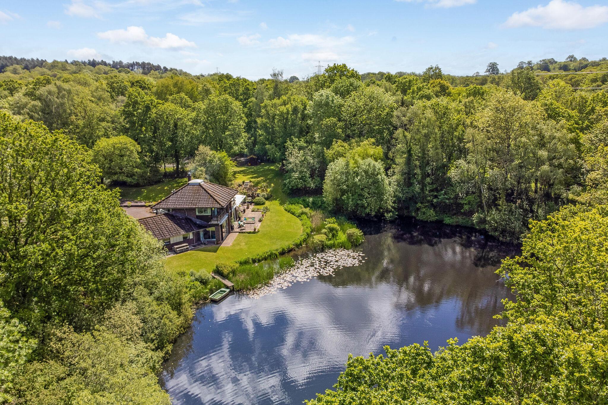 Heath Lane, Crondall, Farnham, Hampshire GU10