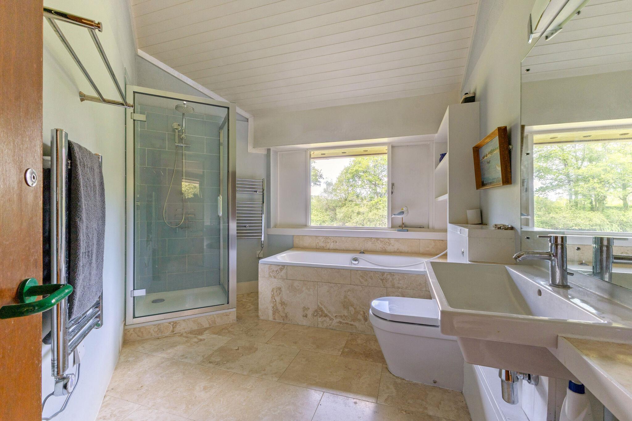 Heath Lane, Crondall, Farnham, Hampshire GU10