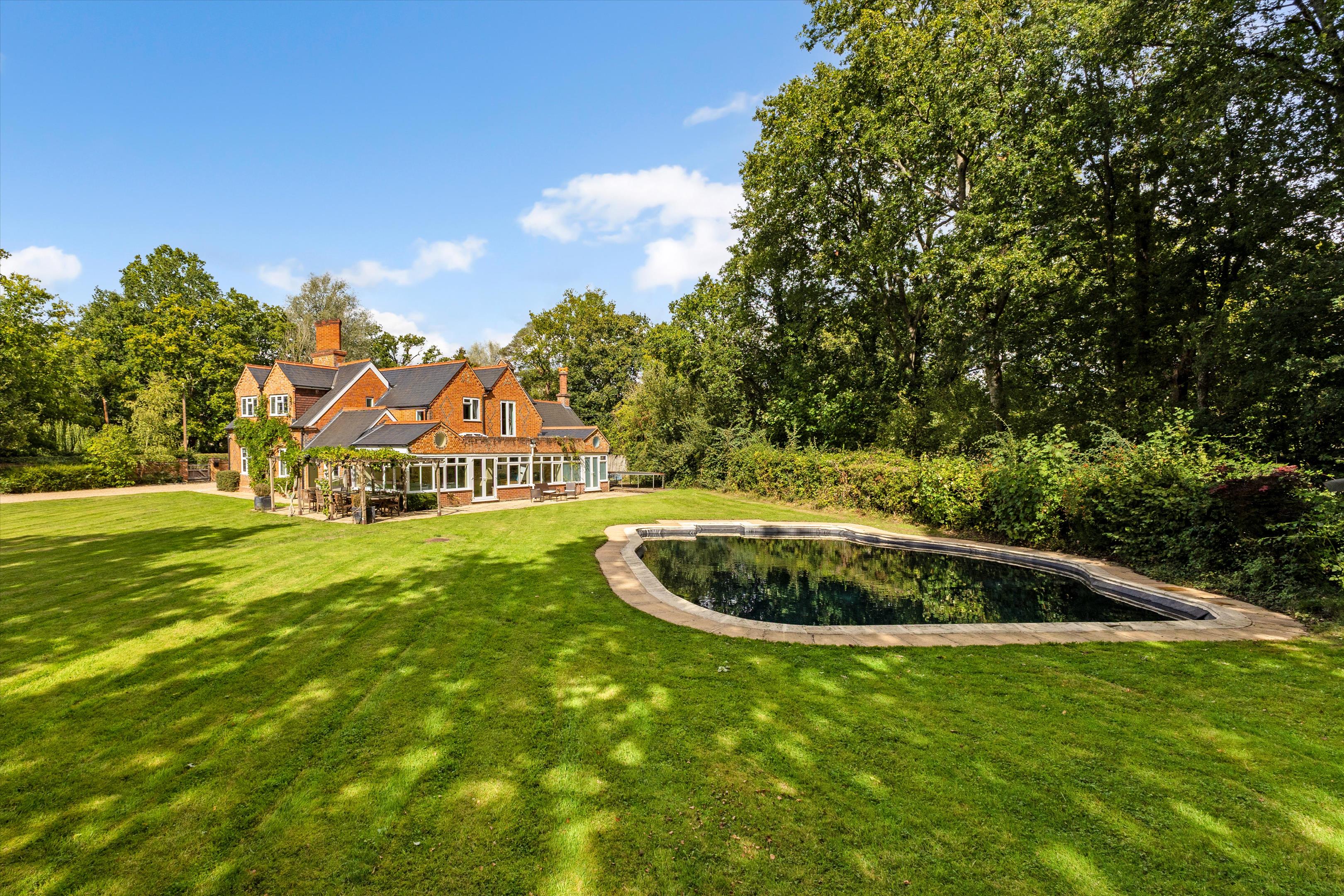 Baughurst Road, Baughurst, Tadley, Hampshire, RG26