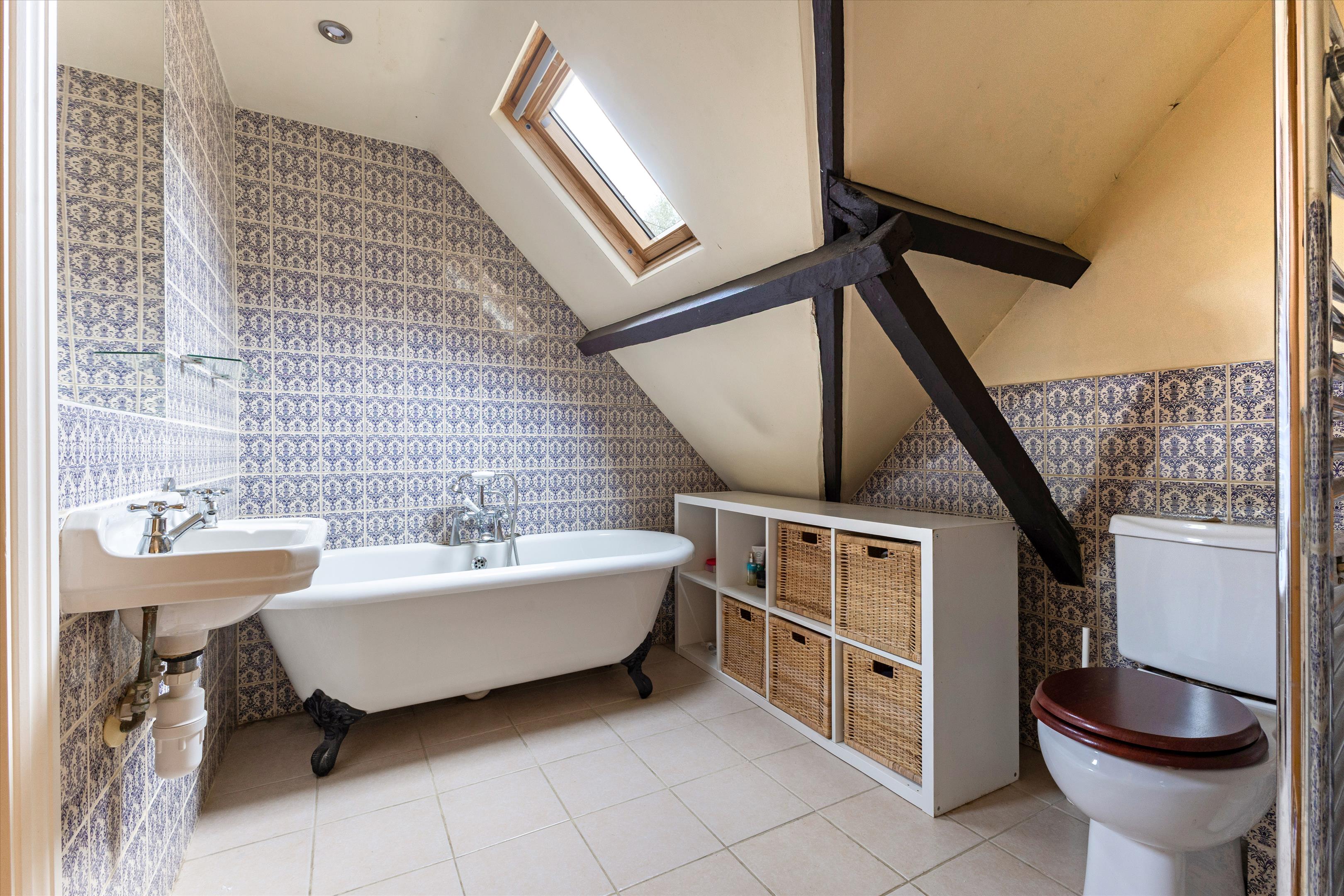 Baughurst Road, Baughurst, Tadley, Hampshire, RG26