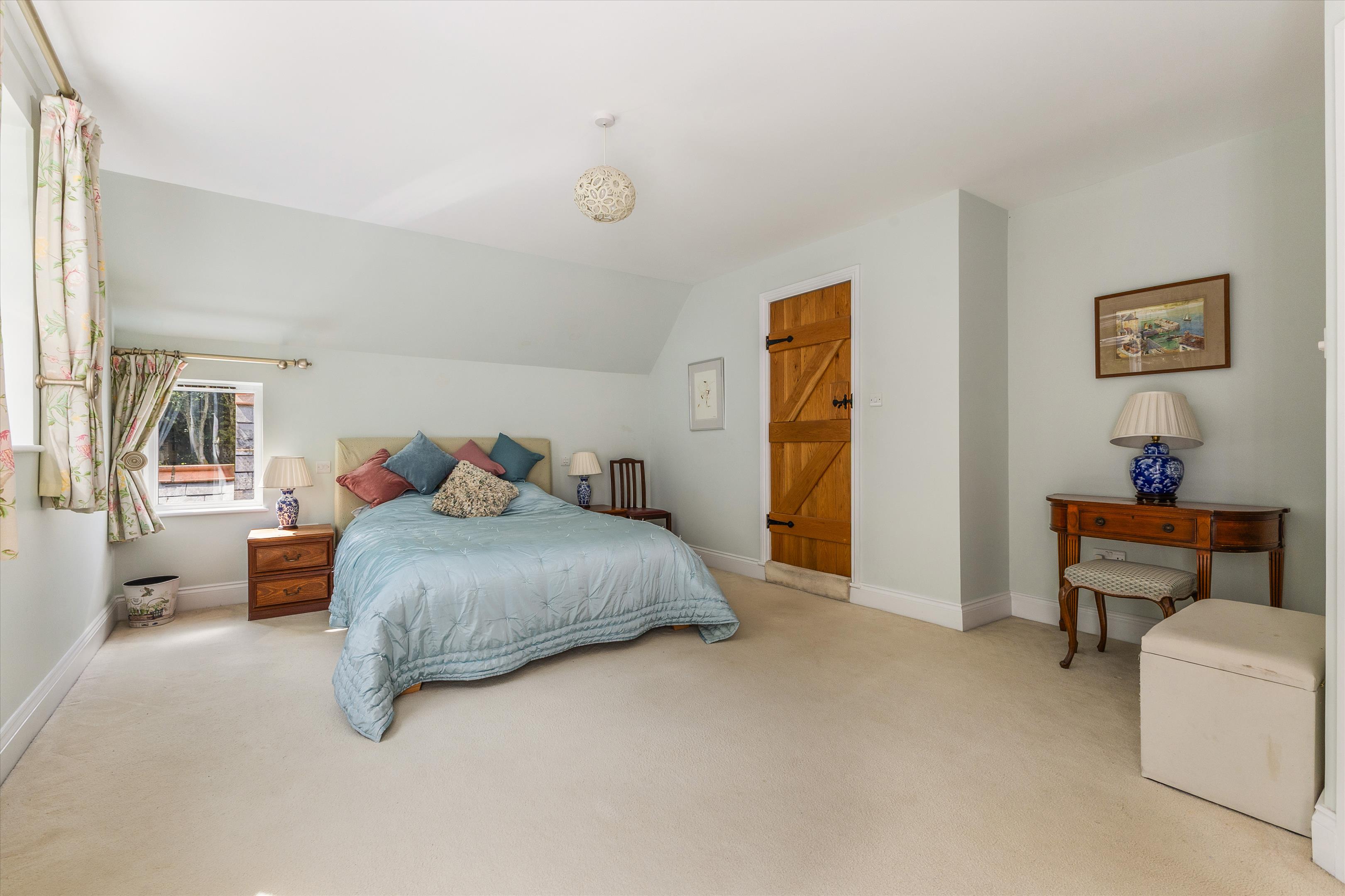 Baughurst Road, Baughurst, Tadley, Hampshire, RG26