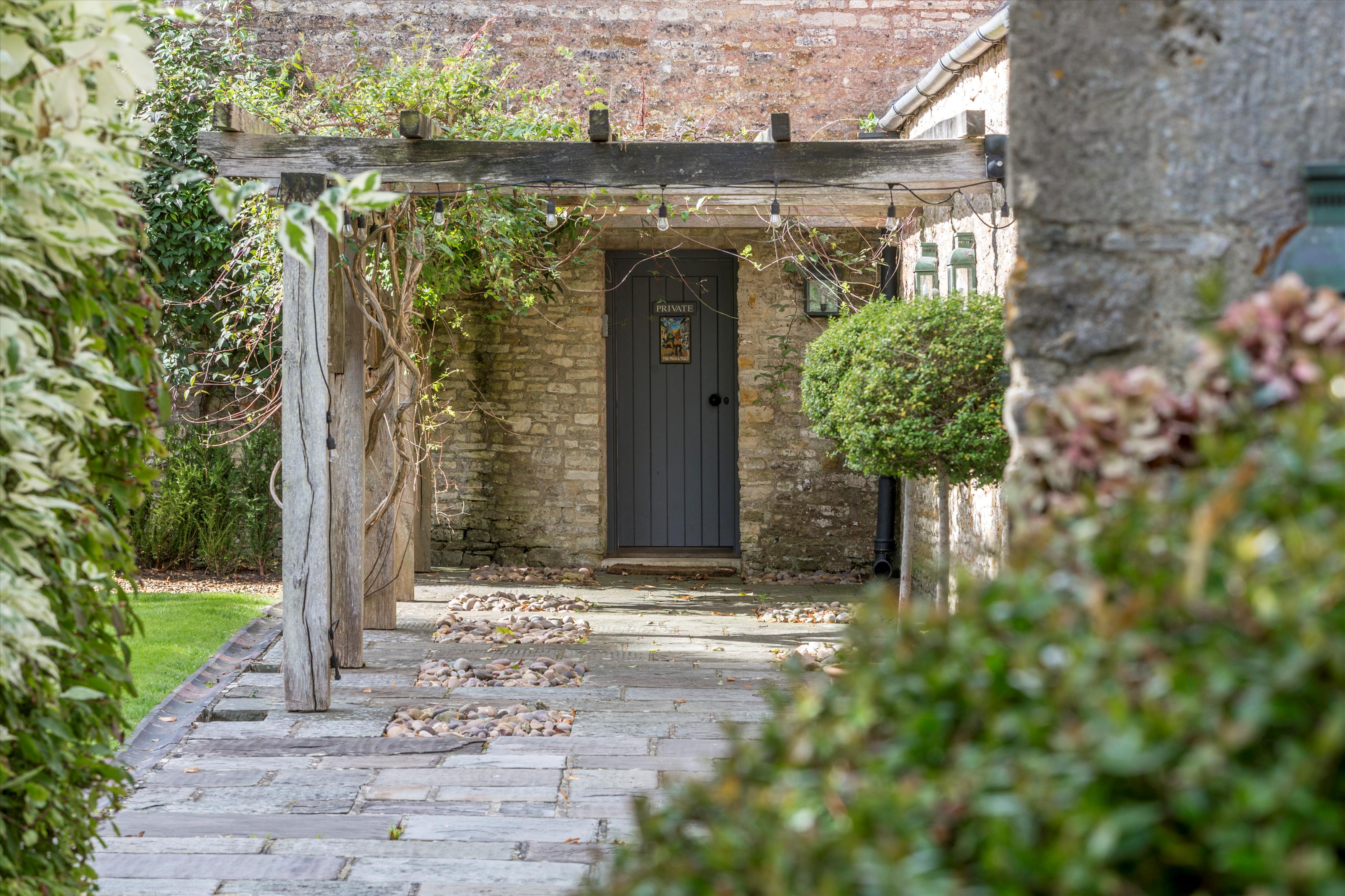Beach Lane, Beach, Nr Bath, BS30.