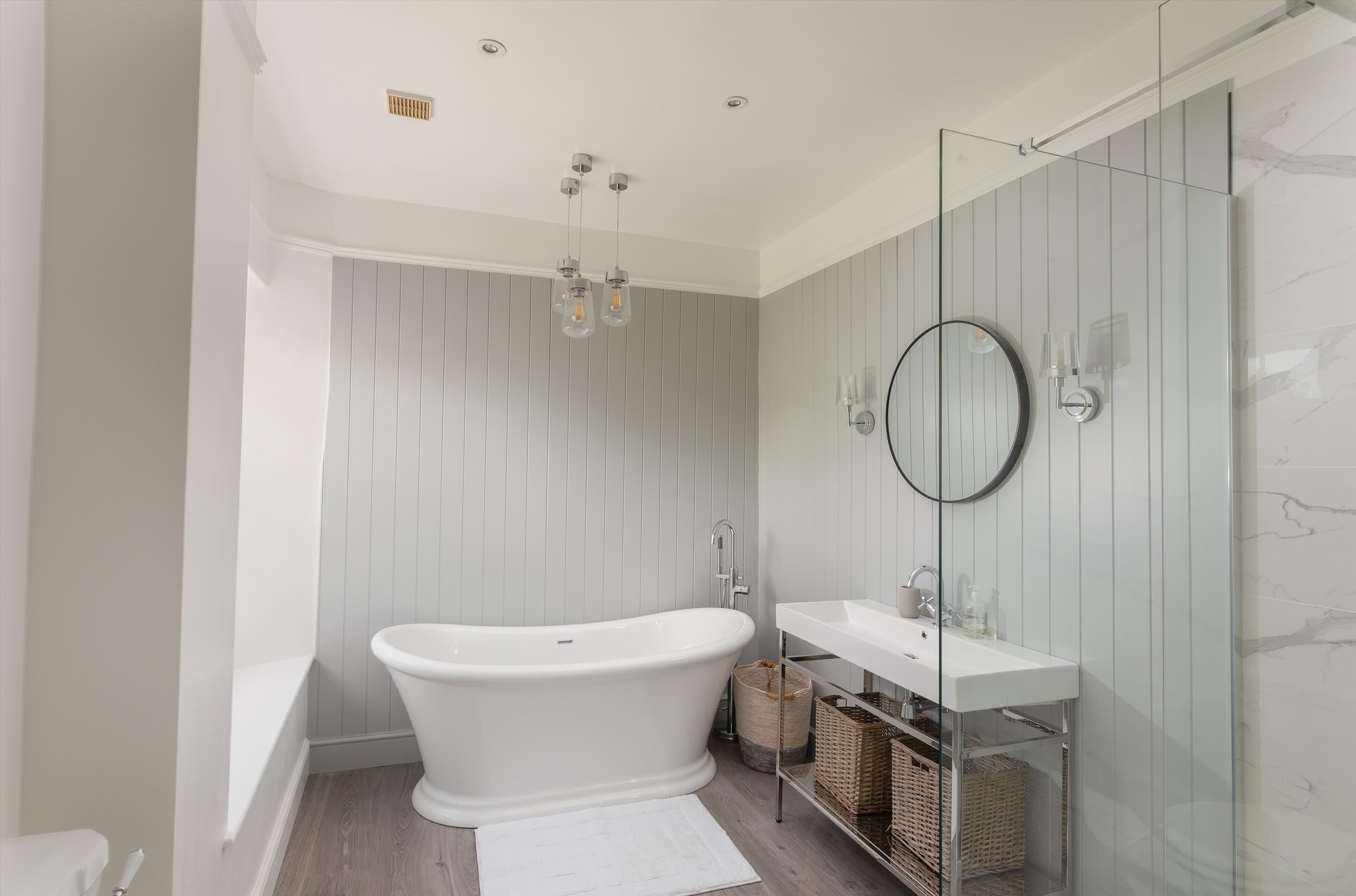 Burnett, Keynsham, Near Bath, BS31