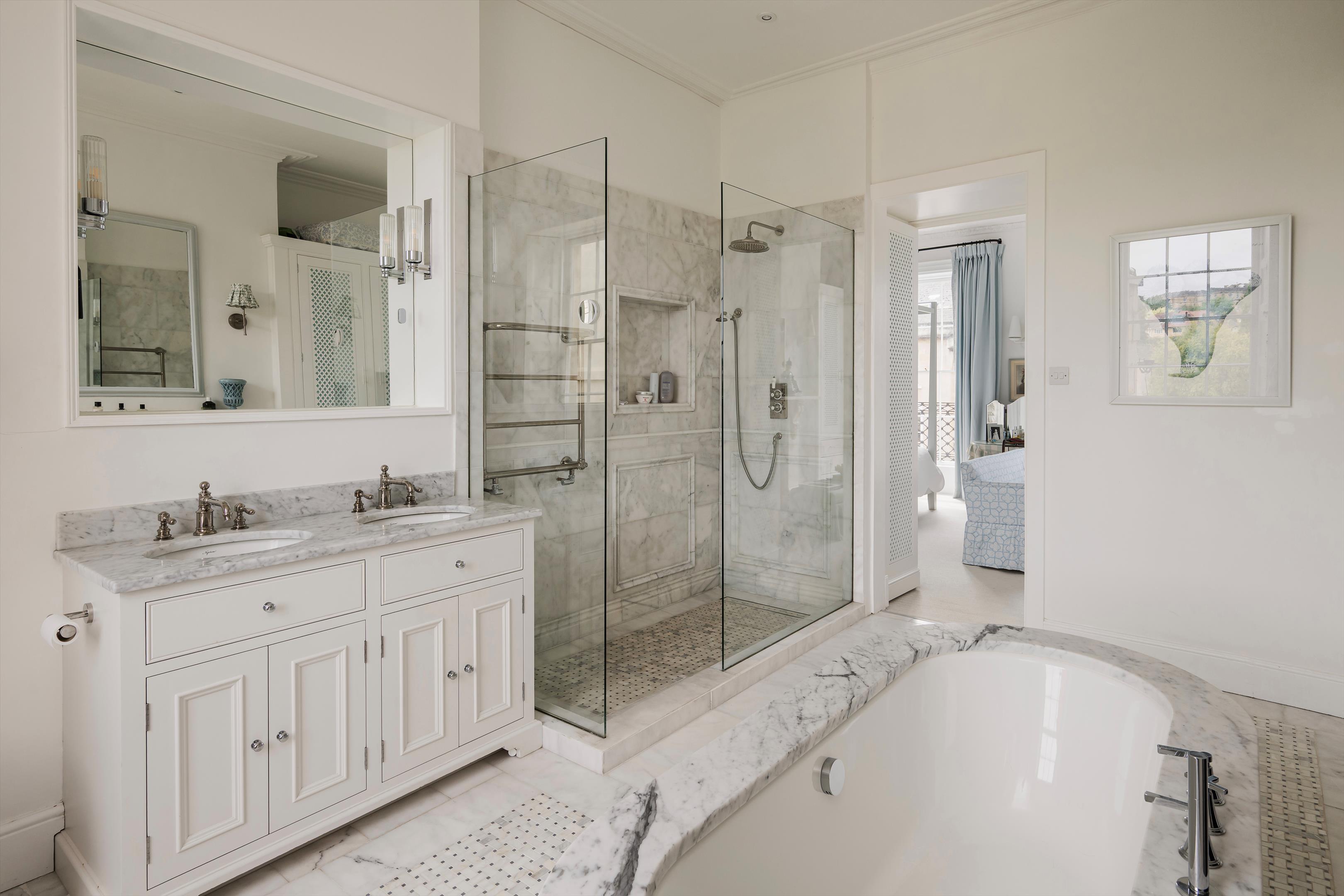 Dunsford Place, Bath, Somerset BA2