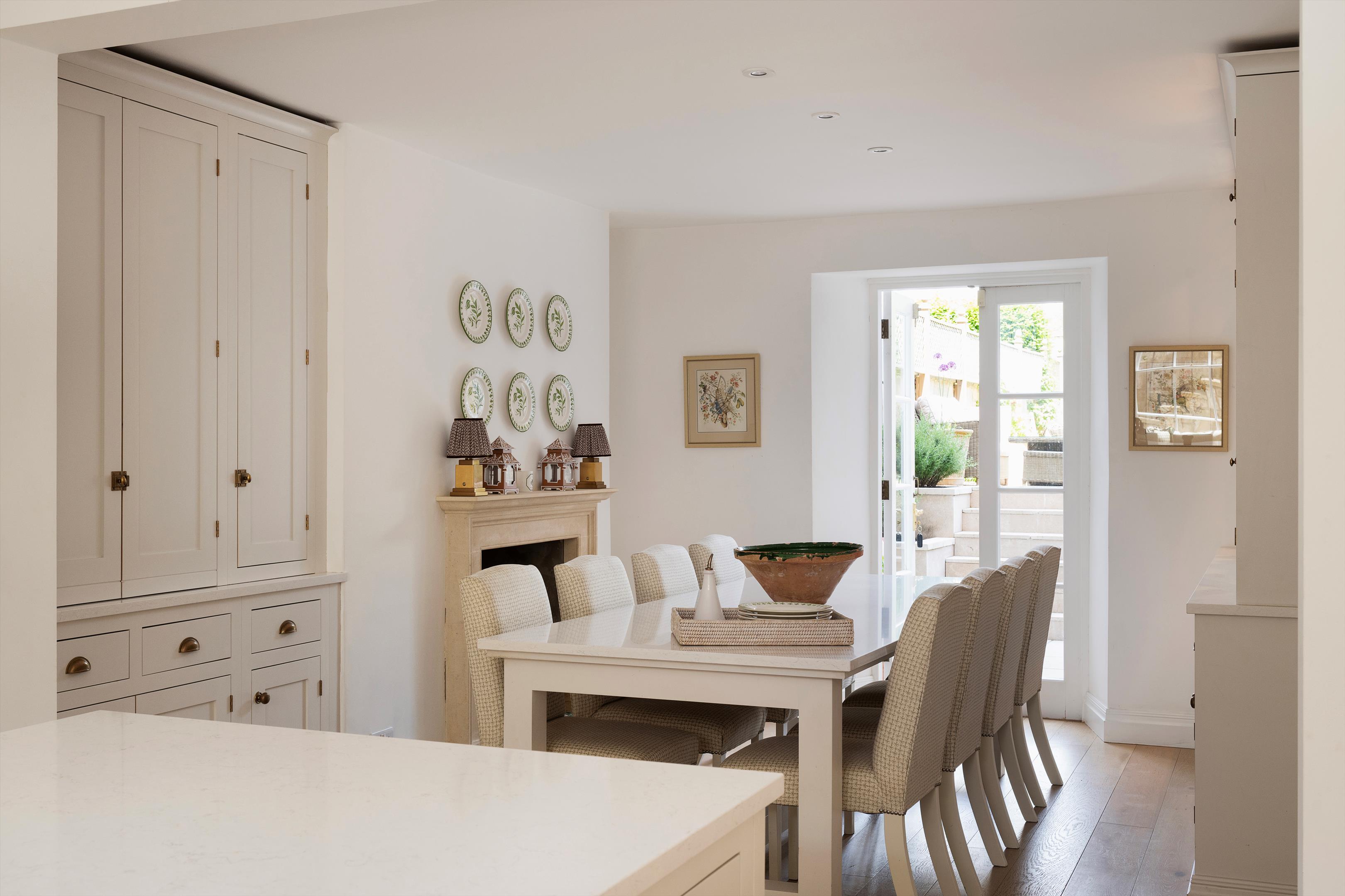 Dunsford Place, Bath, Somerset BA2