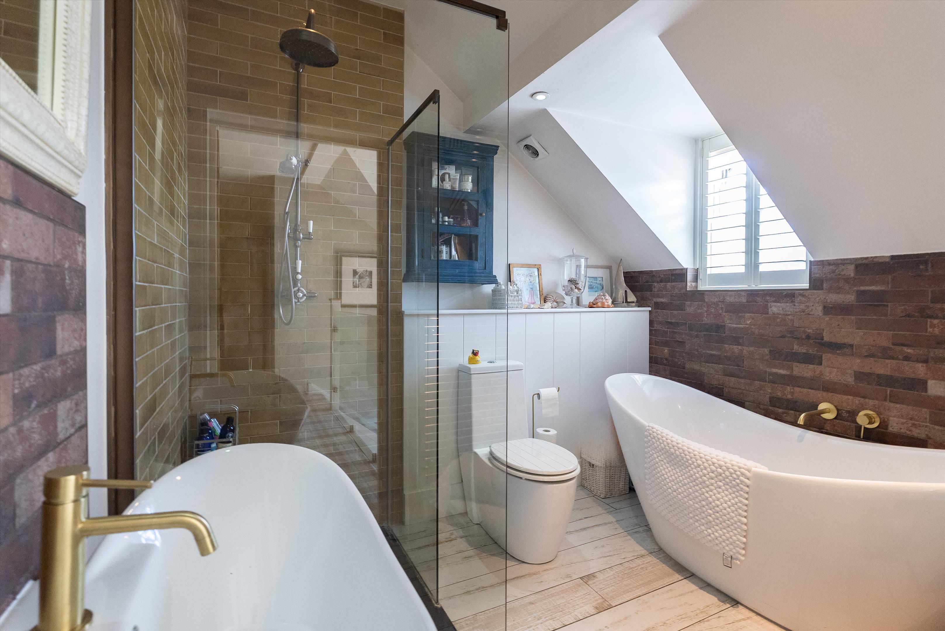 Heath View, East Horsley, Leatherhead, Surrey KT24