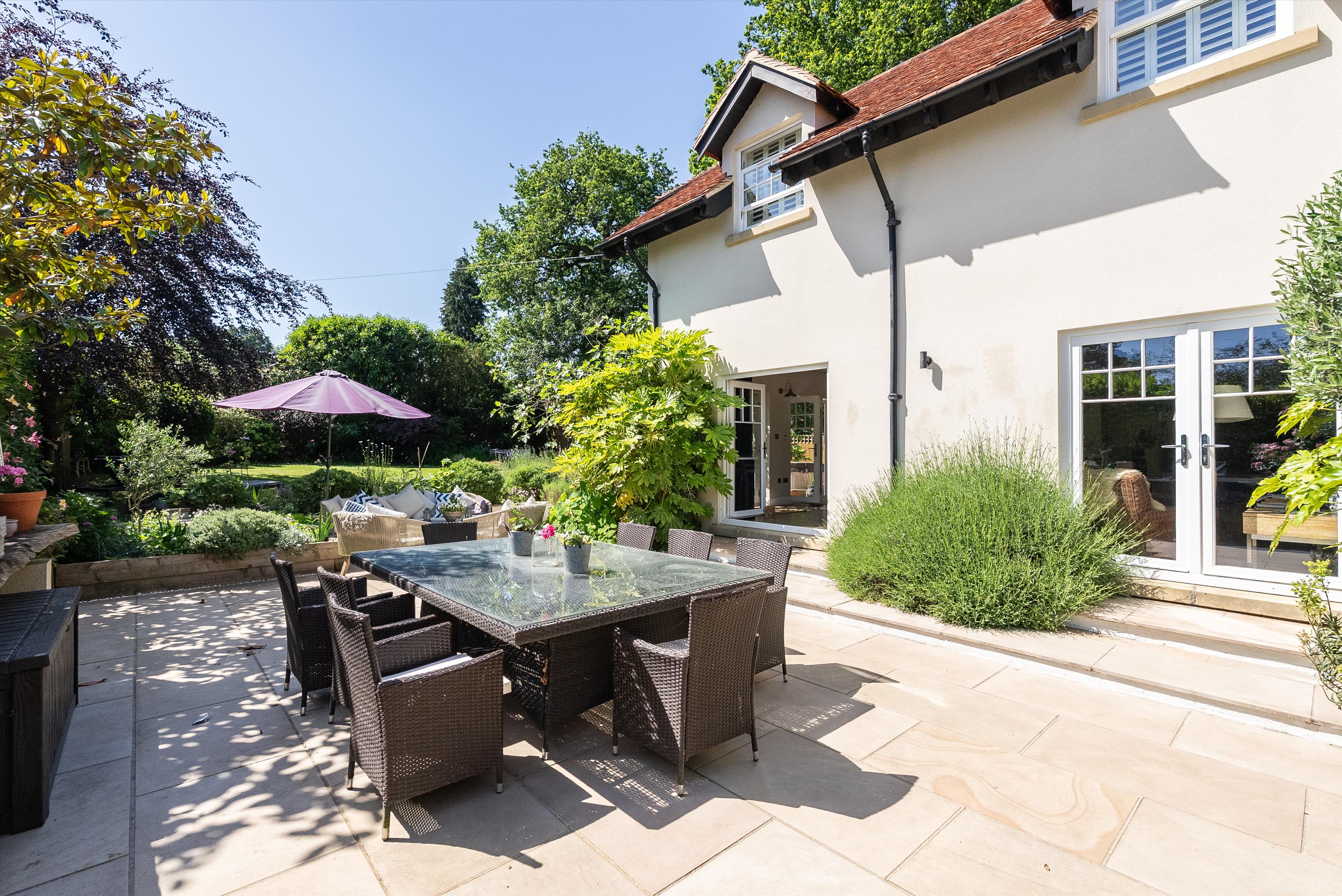 Heath View, East Horsley, Leatherhead, Surrey KT24