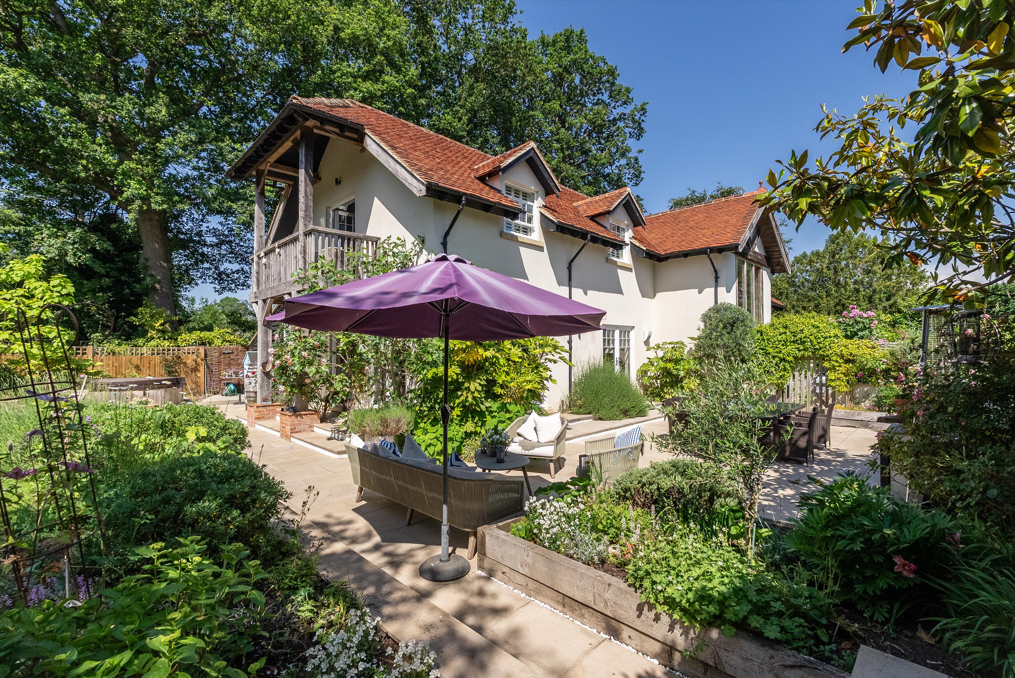 Heath View, East Horsley, Leatherhead, Surrey KT24