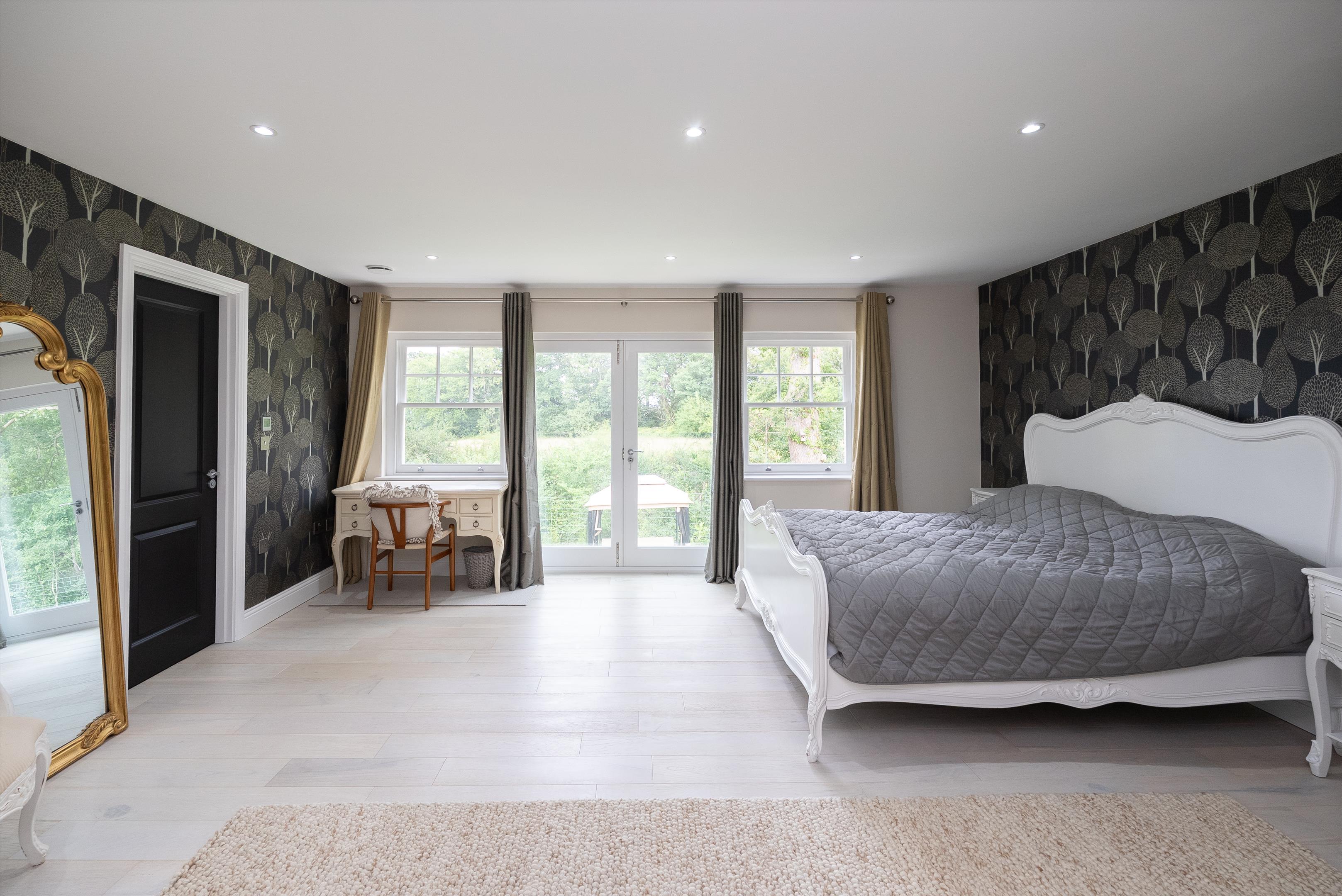 Heath View, East Horsley, Leatherhead, Surrey, KT24.