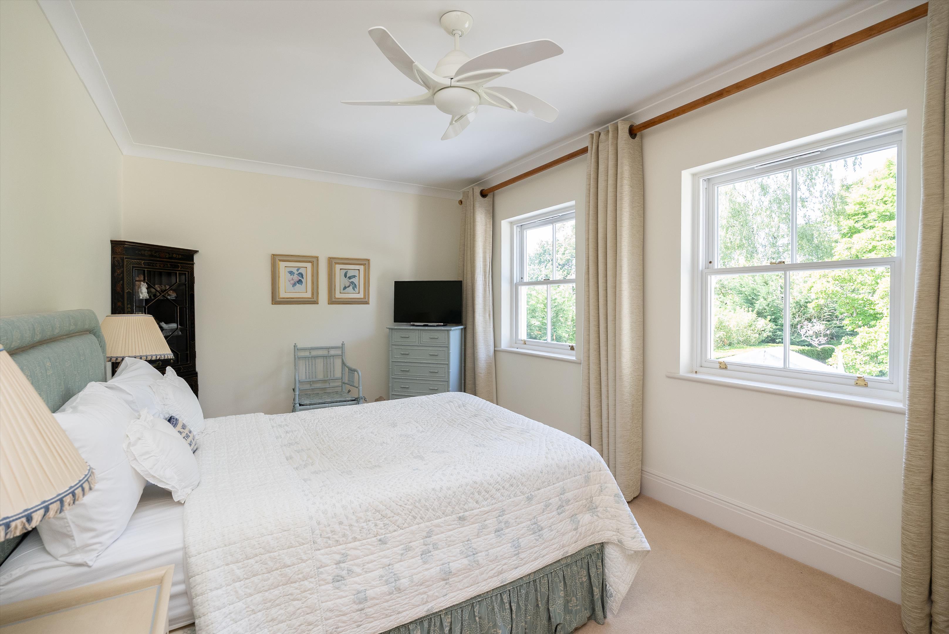 Fairoak Lane, Oxshott, Leatherhead, Surrey, KT22