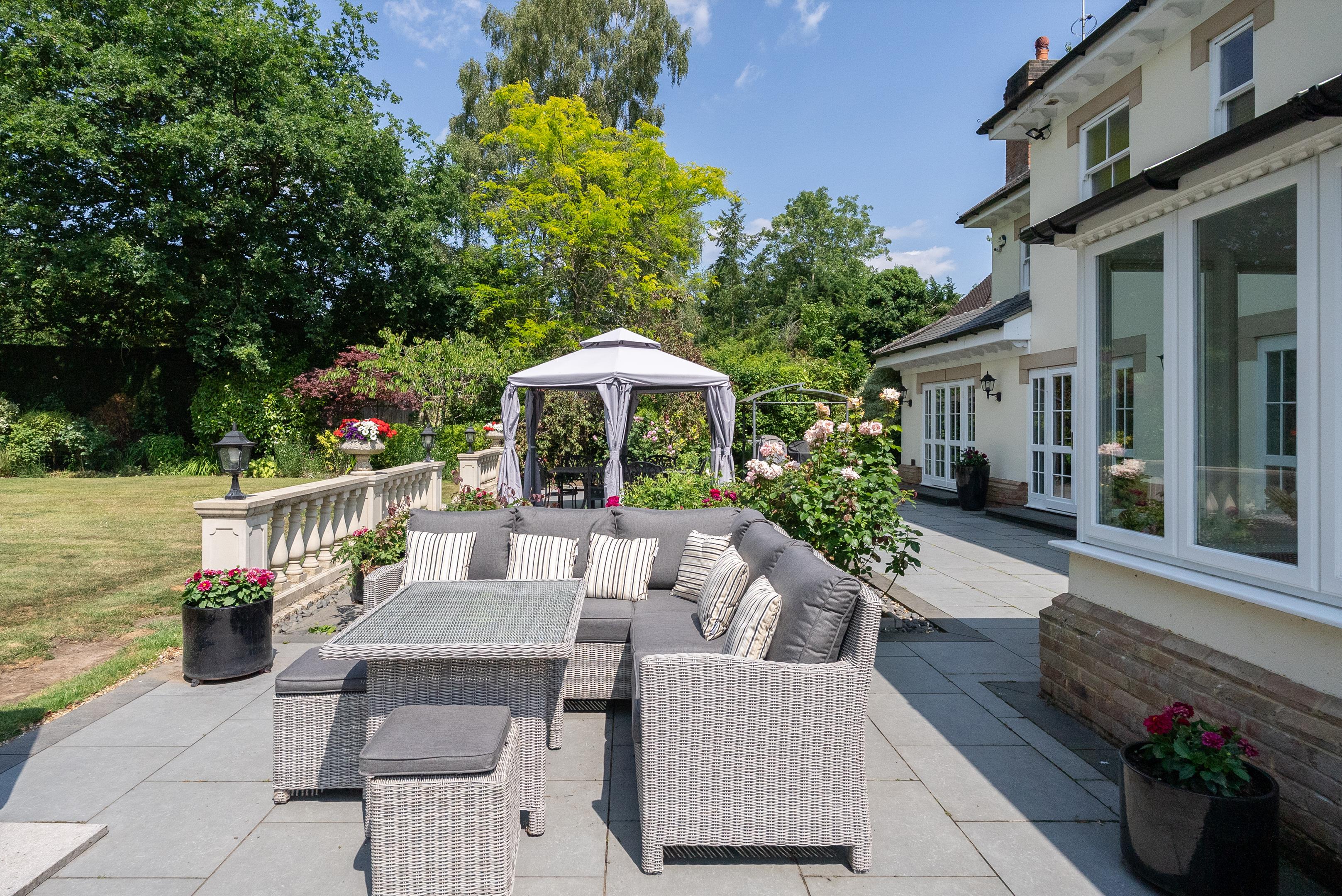 Fairoak Lane, Oxshott, Leatherhead, Surrey, KT22