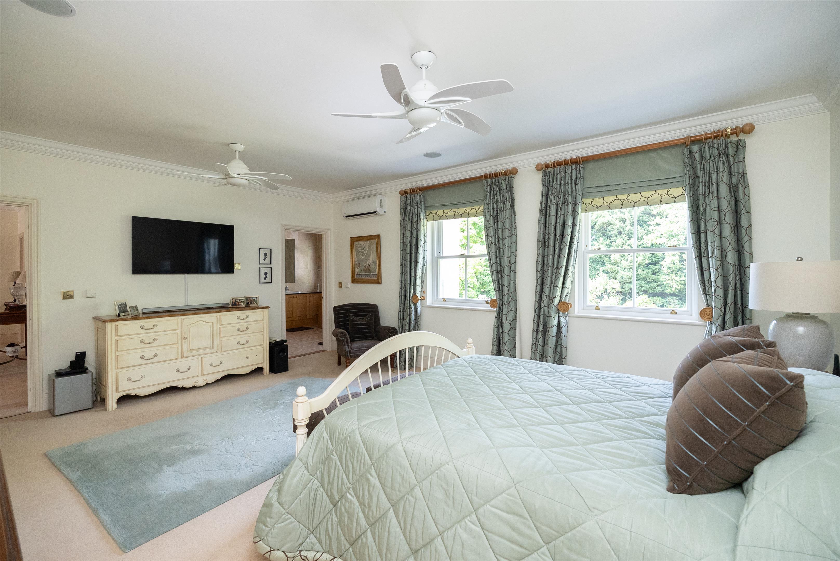 Fairoak Lane, Oxshott, Leatherhead, Surrey, KT22