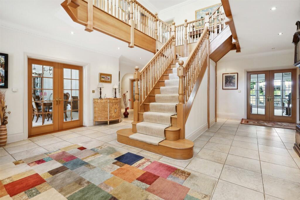 Fairoak Lane, Oxshott, Leatherhead, Surrey, KT22