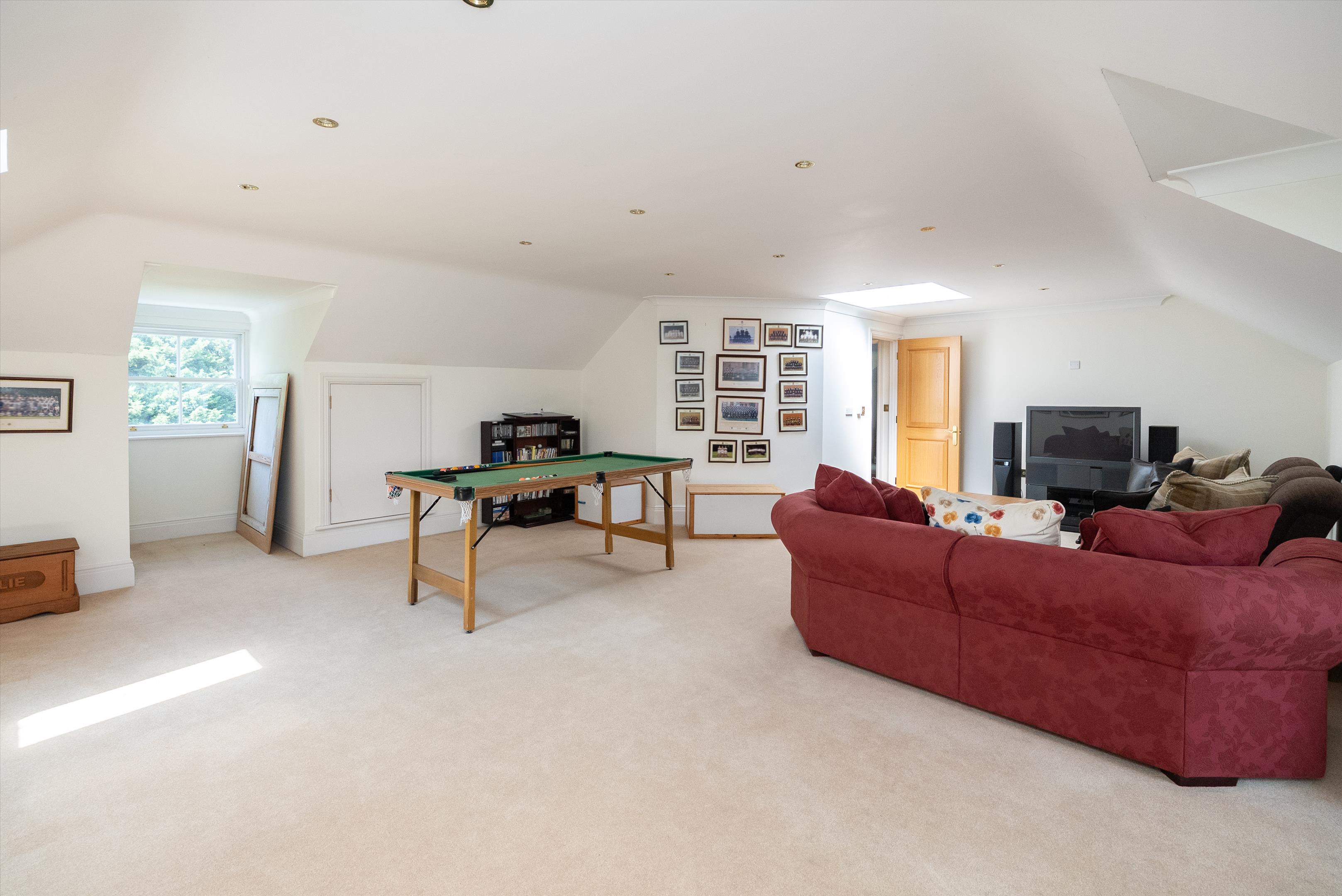 Fairoak Lane, Oxshott, Leatherhead, Surrey, KT22