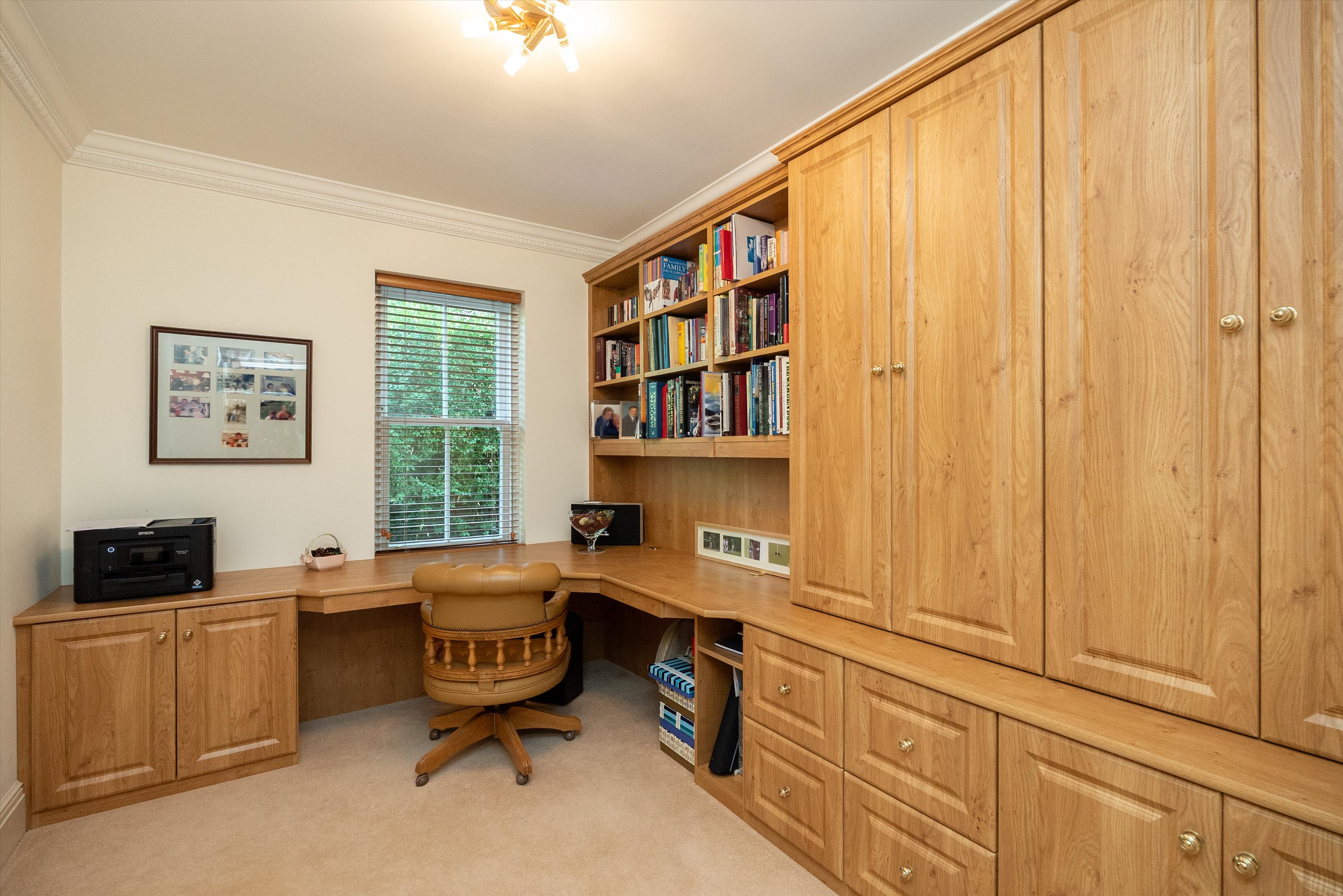 Fairoak Lane, Oxshott, Leatherhead, Surrey, KT22